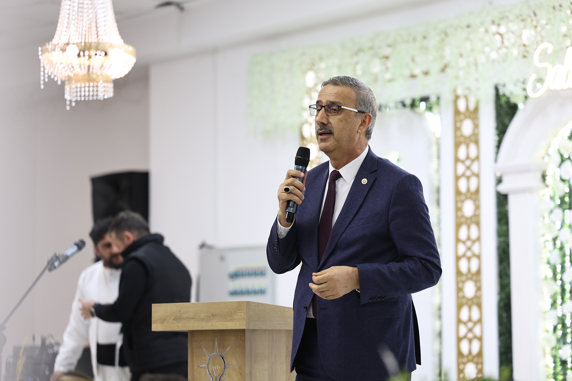 Başkan Yusuf Alemdar'dan Hendek’te peş peşe müjdeler