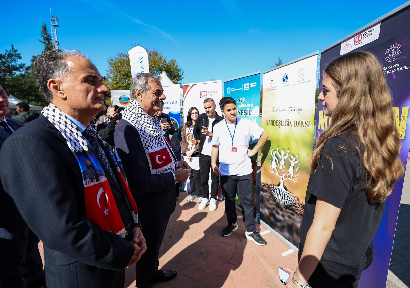 Yusuf Alemdar güzel gelişmeyi gençlerle paylaştı: “Şehir Kütüphanesi için çalışmalar başlıyor”