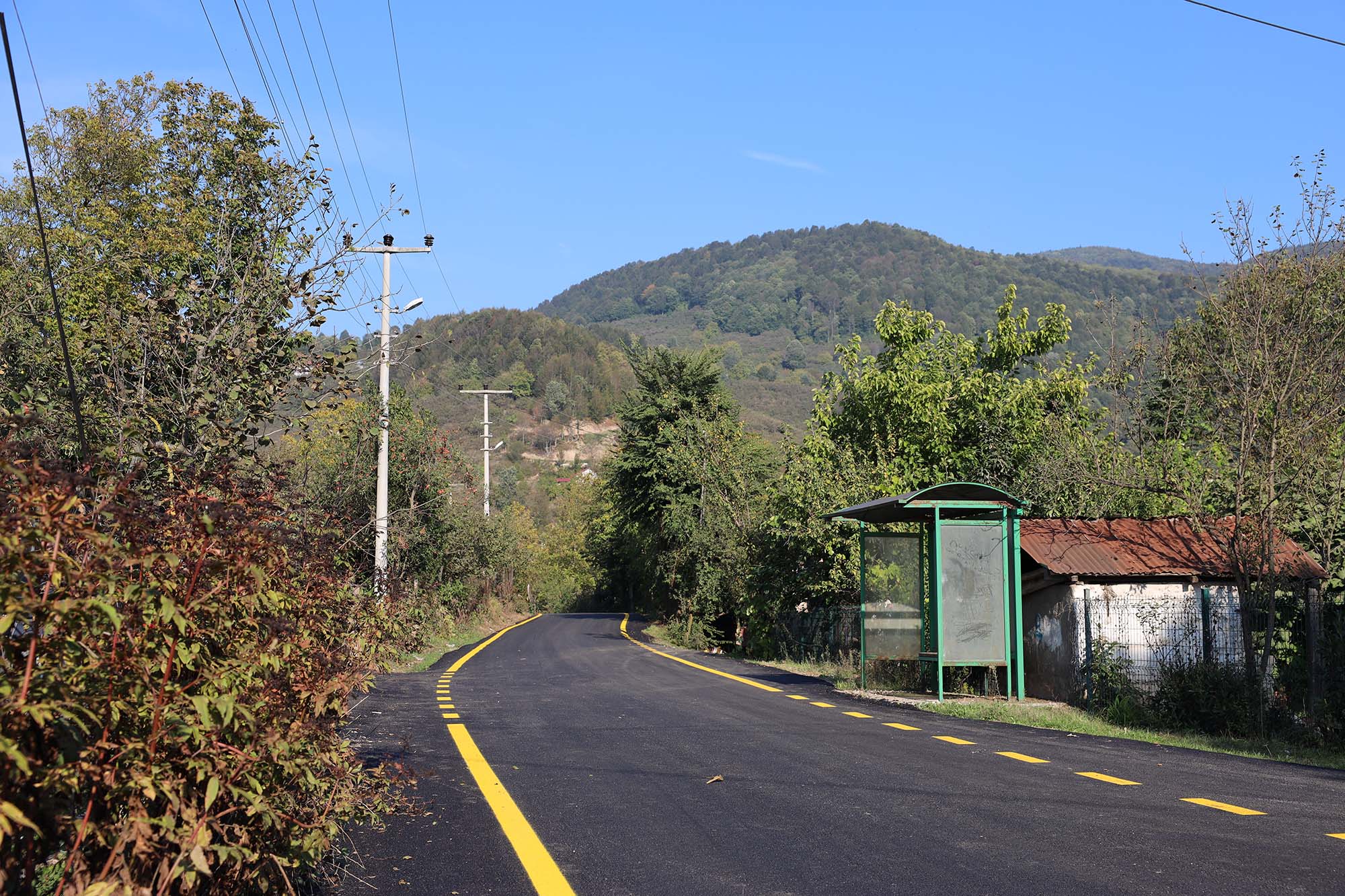 Akyazı’nın kırsalına giden yollar Büyükşehirle güzelleşti