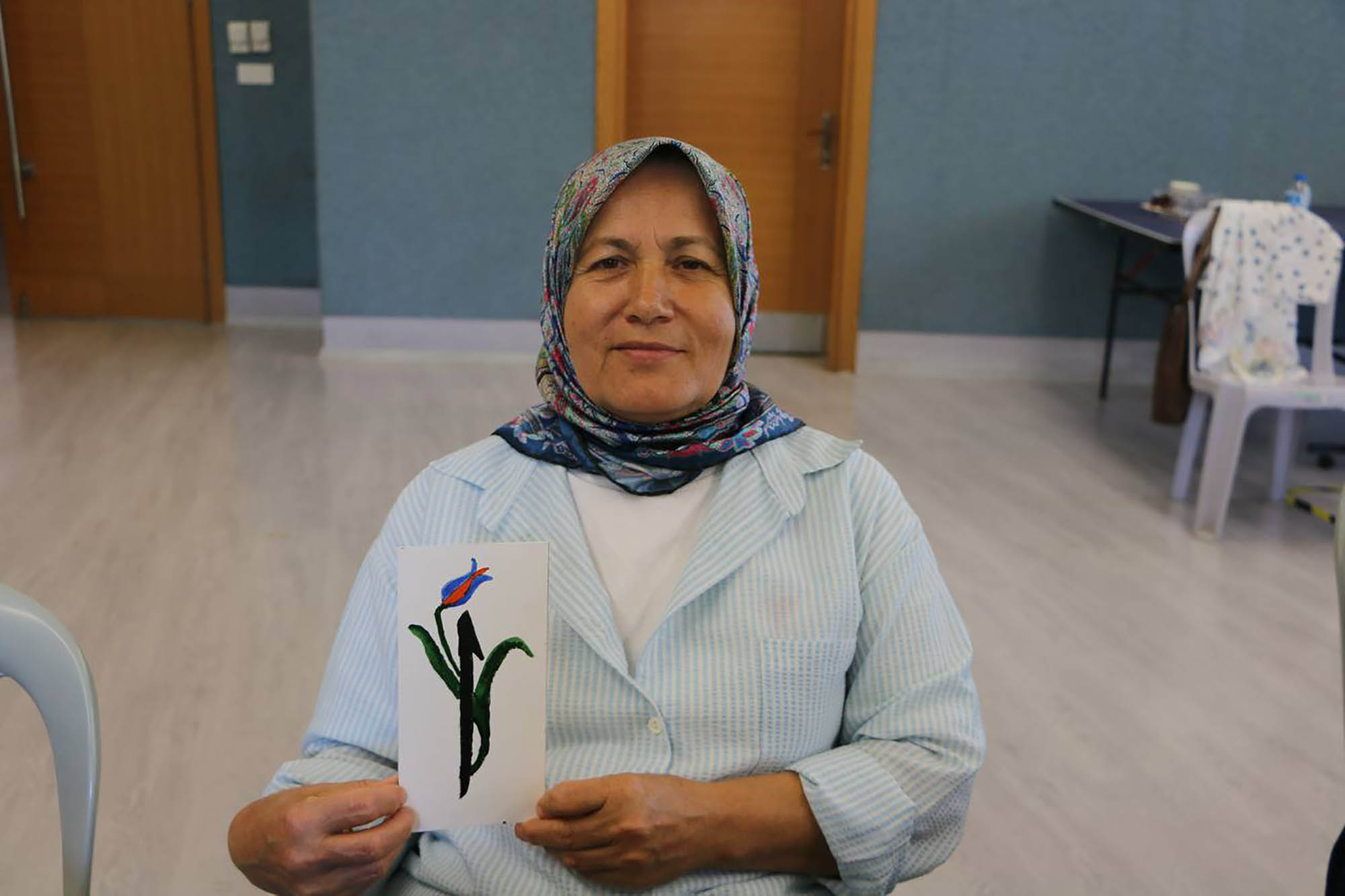 Özel bireyler ve anneleri hobi atölyelerinde el ele