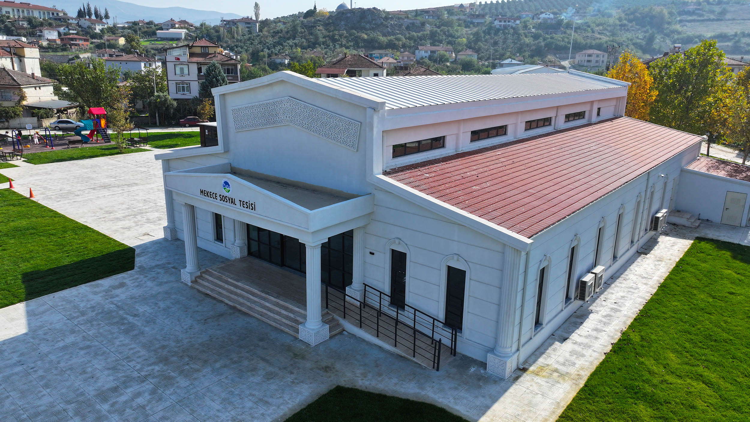 Âtıl arazi binlerce kişinin sosyal yaşamına dokunacak sosyal projeye dönüştü: Mekece Sosyal Tesisleri kapılarını açtı…