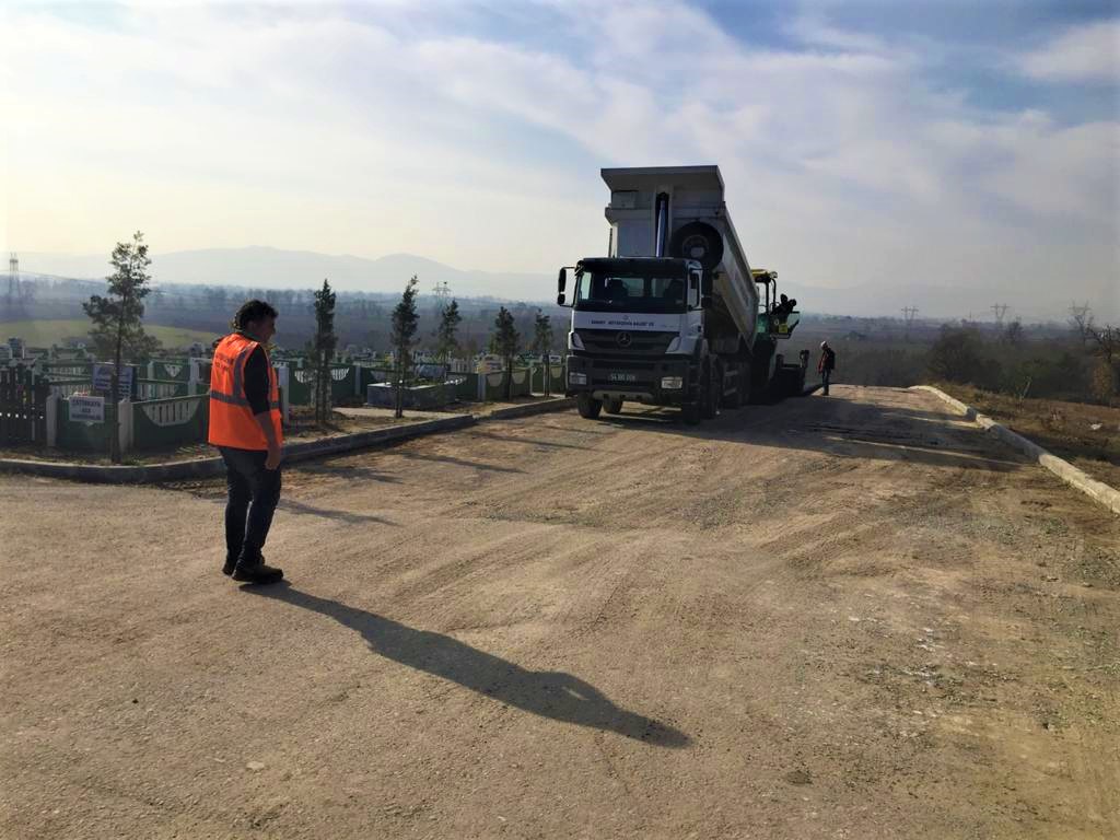 Emirsultan Mezarlığı’na yeni düzenleme