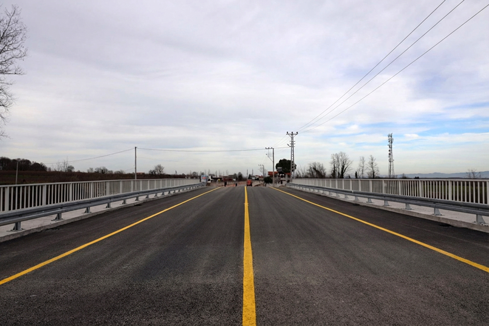 Karapürçek Mesudiye Köprüsü yenilenen yüzüyle hizmete başladı