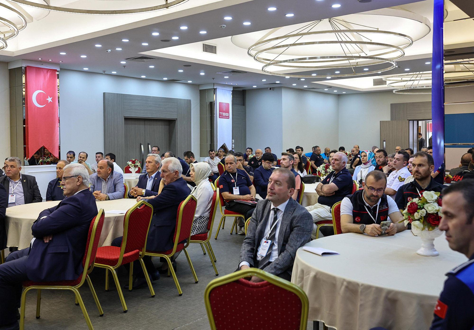 Büyükşehir’den olası depremde yüzbinlere ‘ses’ olacak kritik proje: Sakarya’da mahalle bazlı telsiz ağı yaşama umut olacak