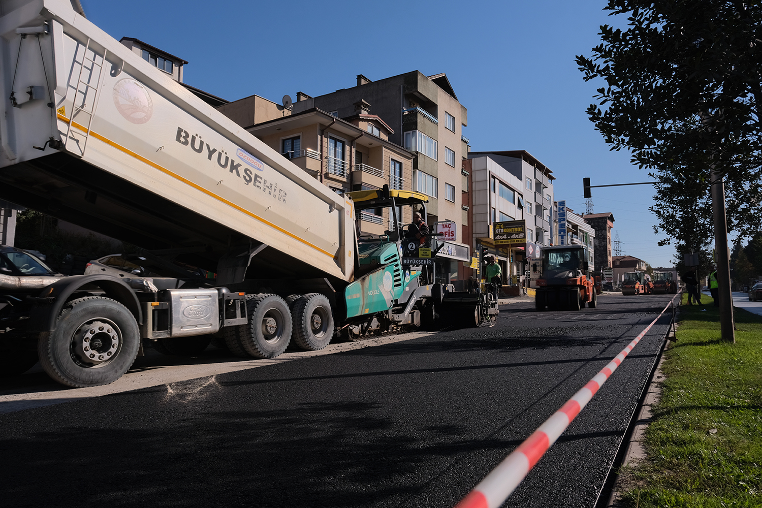 “Sakarya Köprülü Kavşağı’nı bu hafta  iki yönlü olarak trafiğe açacağız”