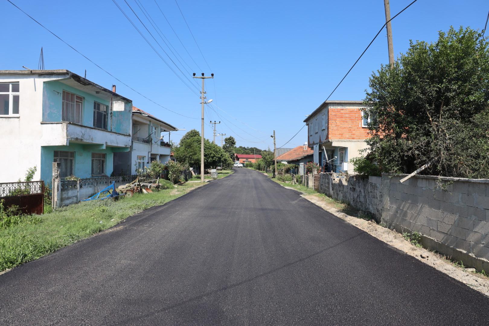 Büyükşehir’den Ferizli Ağacık’a sıcak asfalt dokunuşu