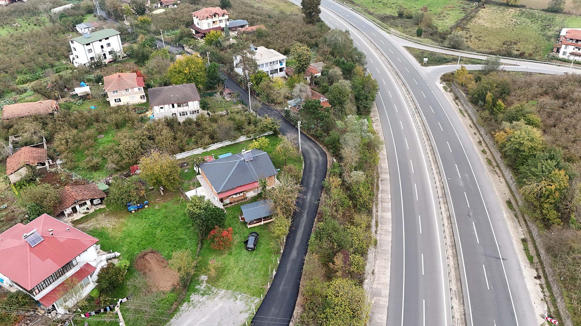 Karasu’da 2 mahalle daha Büyükşehir’le yenilendi