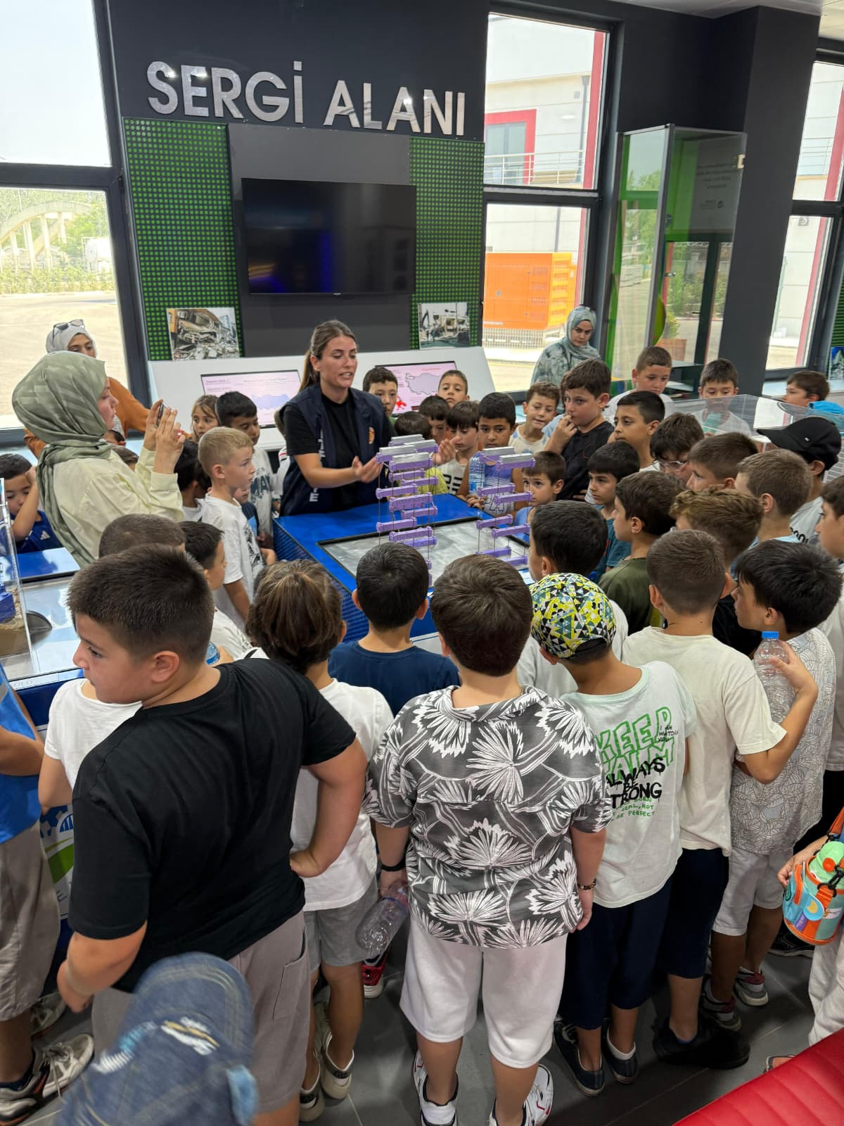 Büyükşehir’in bu merkezinde yaşayarak öğreniyorlar