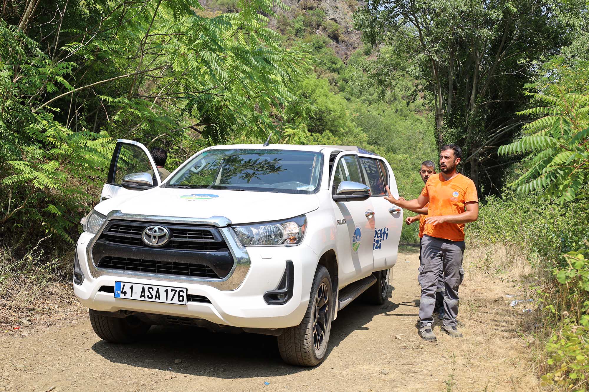 Büyükşehir alevlerin sardığı orman yangınlarında can dostlar için harekete geçti