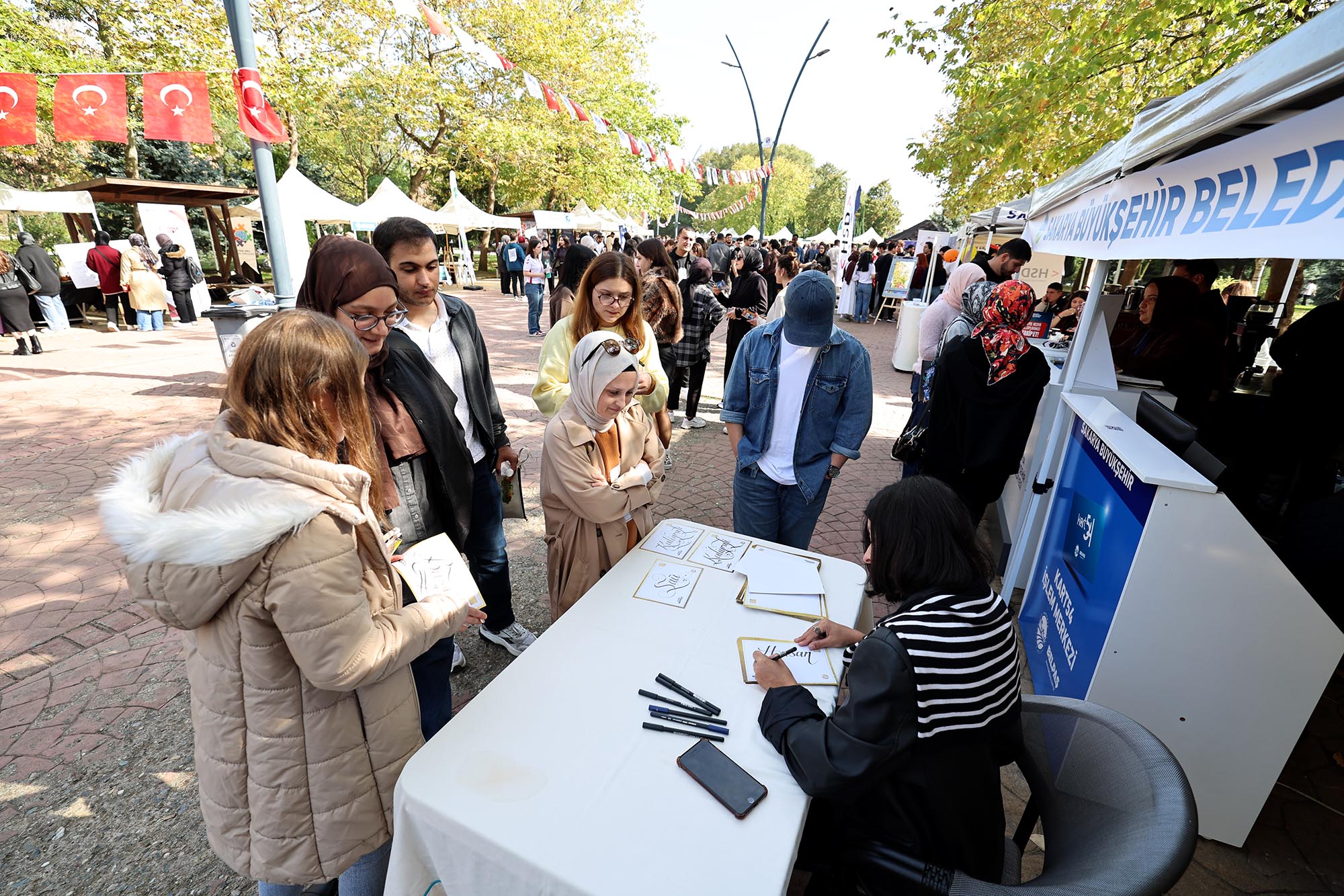 Üniversitede Büyükşehir rüzgârı: İkramlar, hediyeler… 