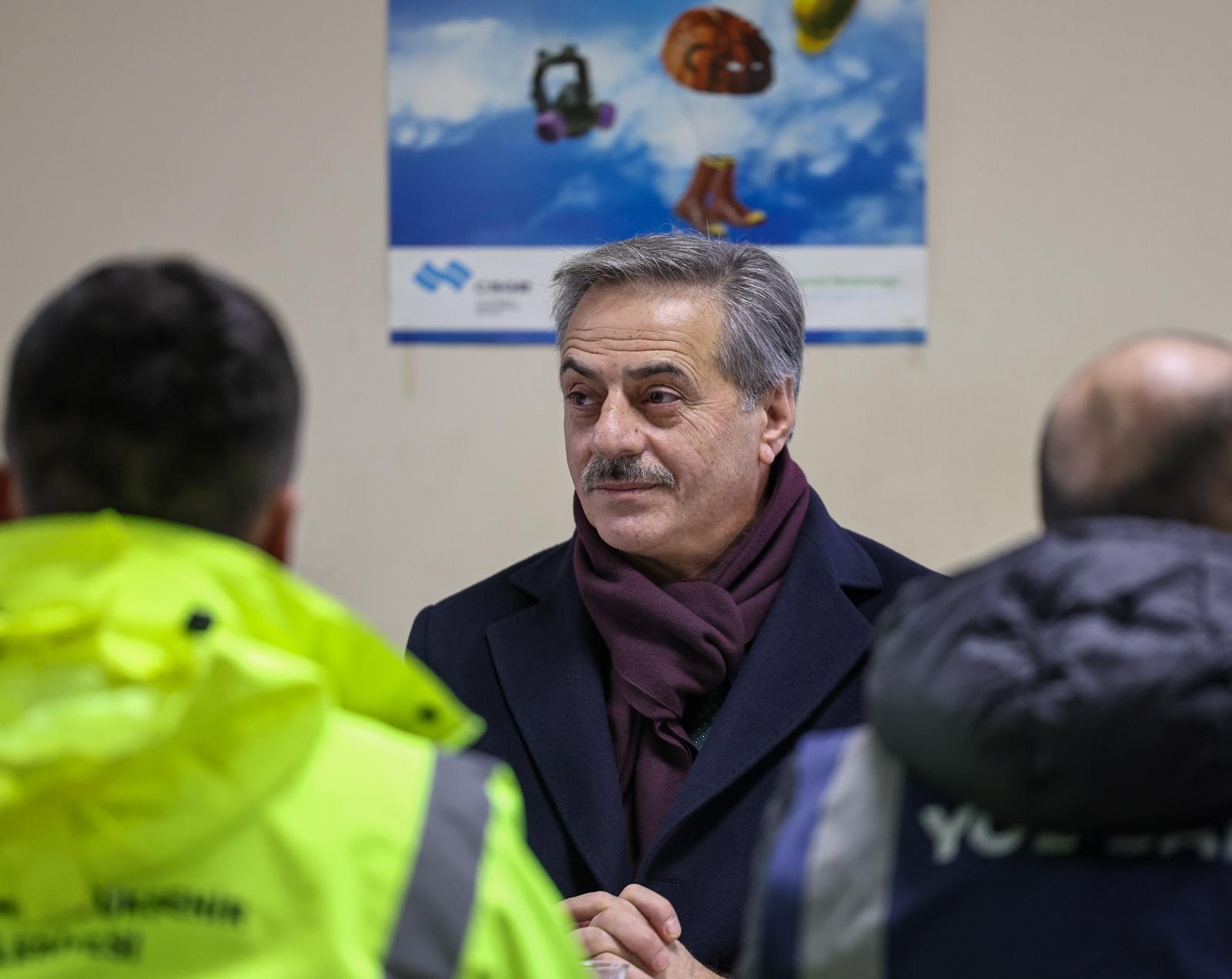 “Özverili çalışmalarınızla şehrin her noktasına ulaşıyoruz”