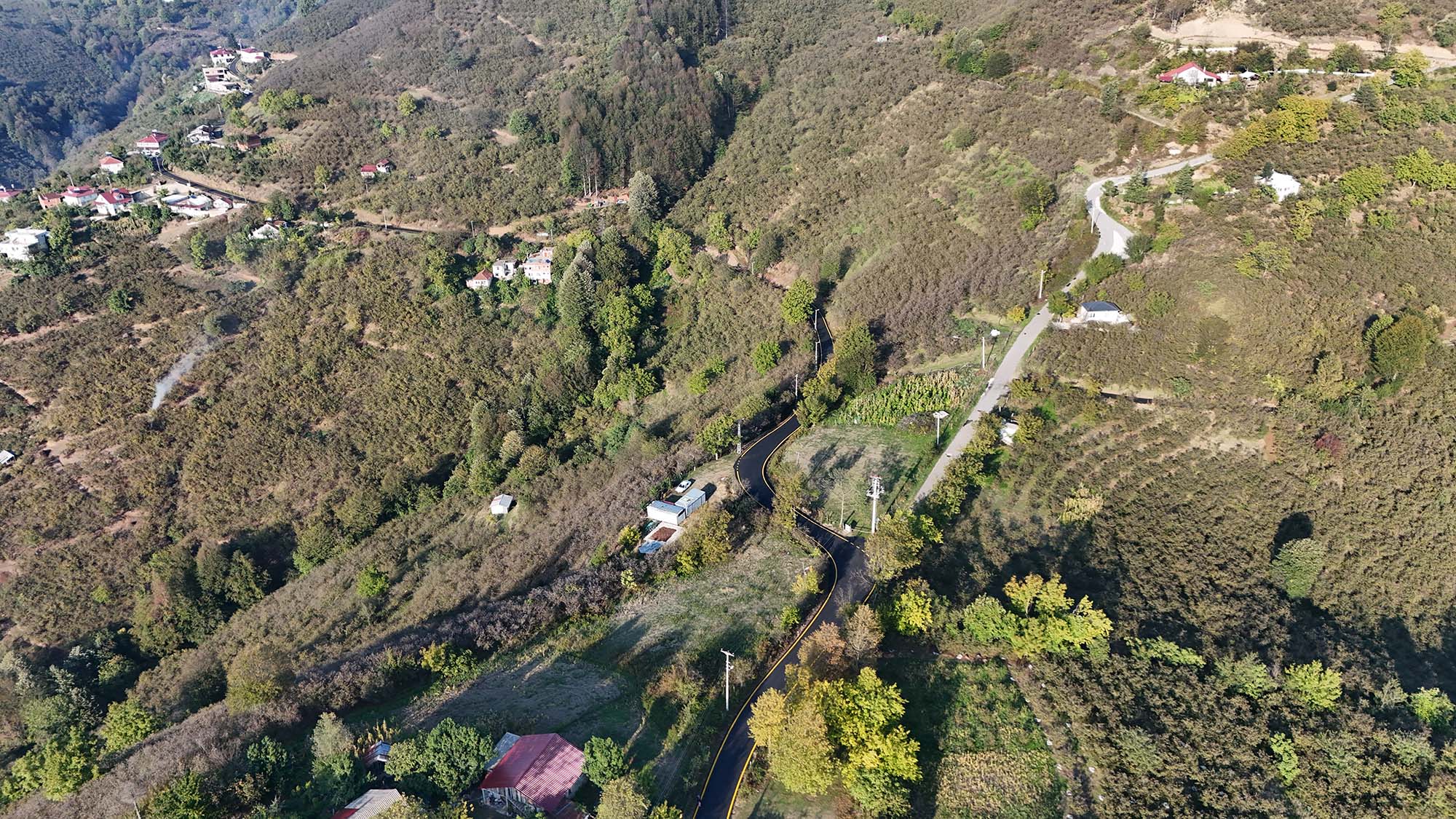 Akyazı’nın kırsalına giden yollar Büyükşehirle güzelleşti