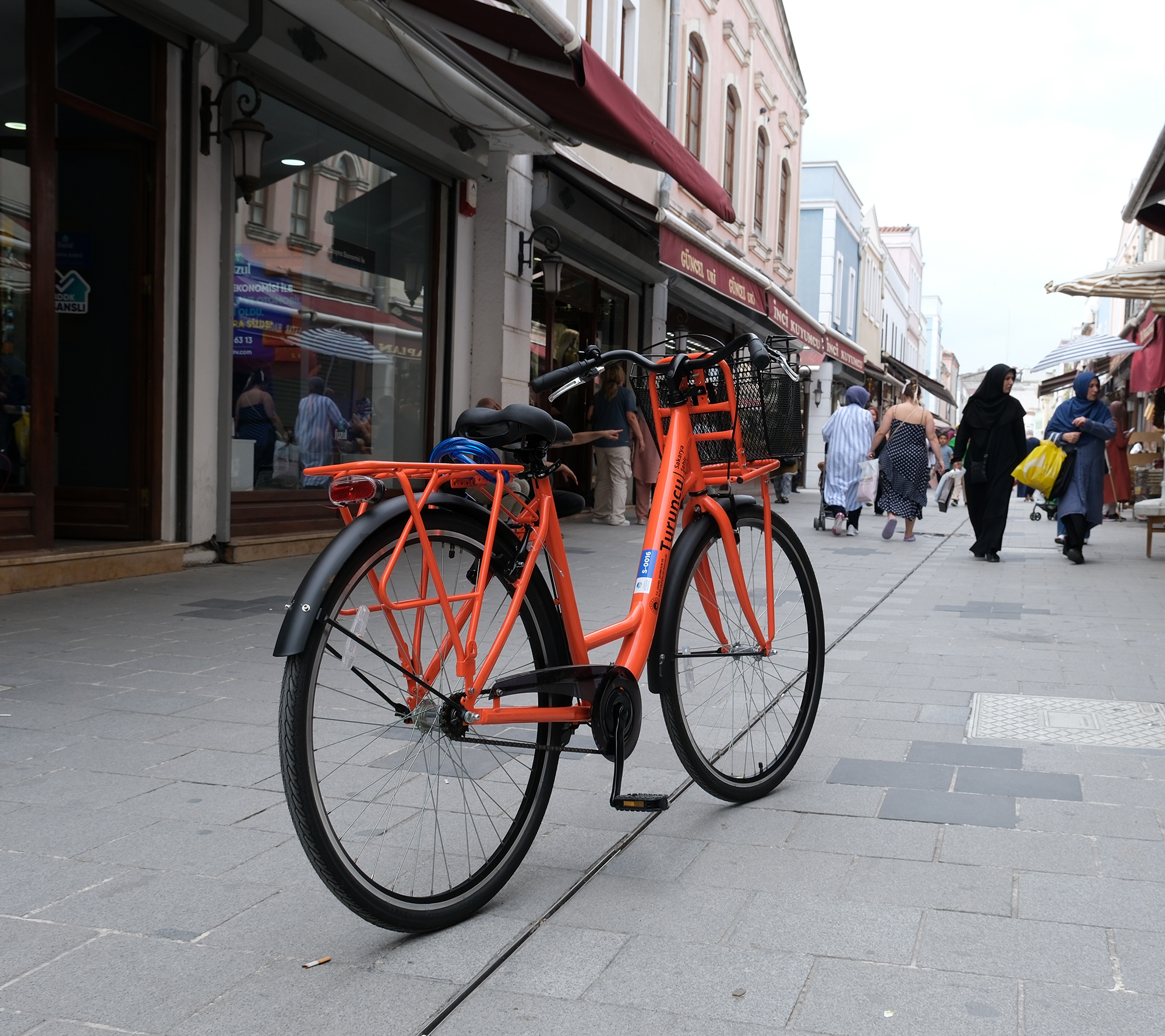 Turuncu bisikletler yoğun ilgi görüyor