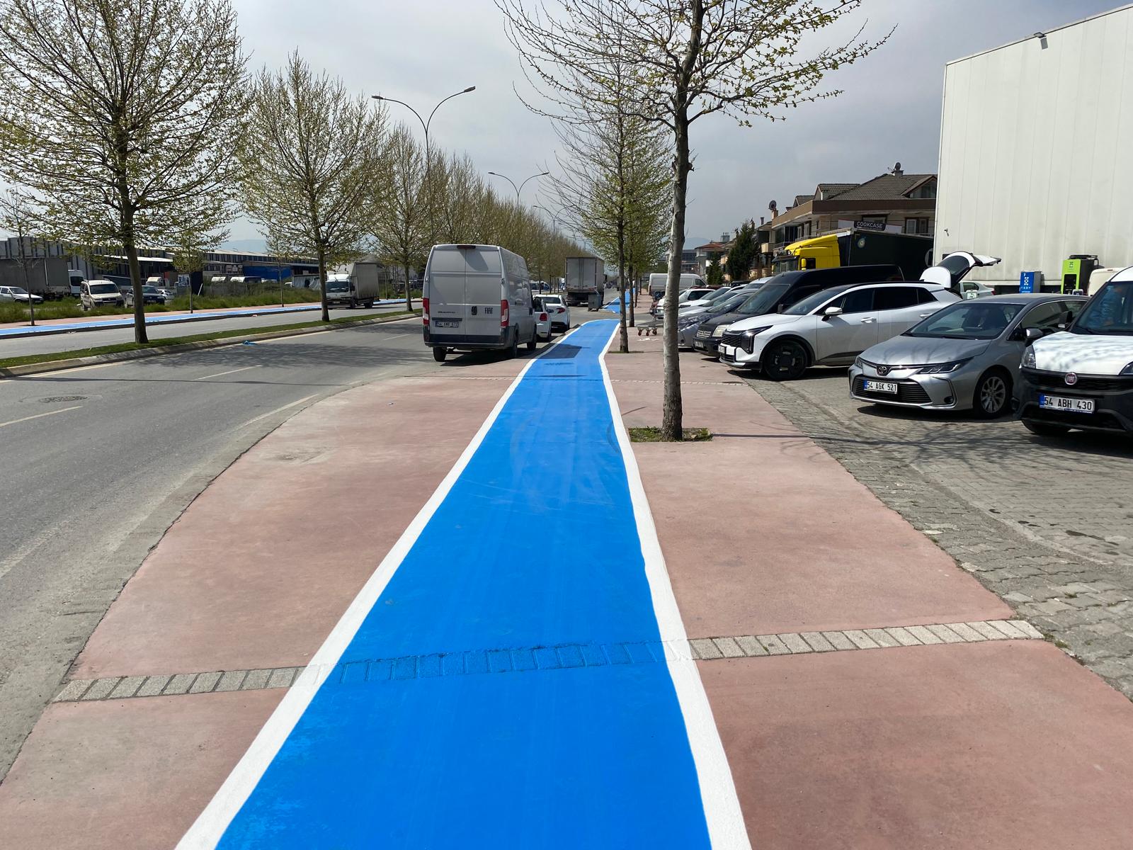 Büyükşehir’den Erenler’de bisiklet yollarına güvenli dokunuş