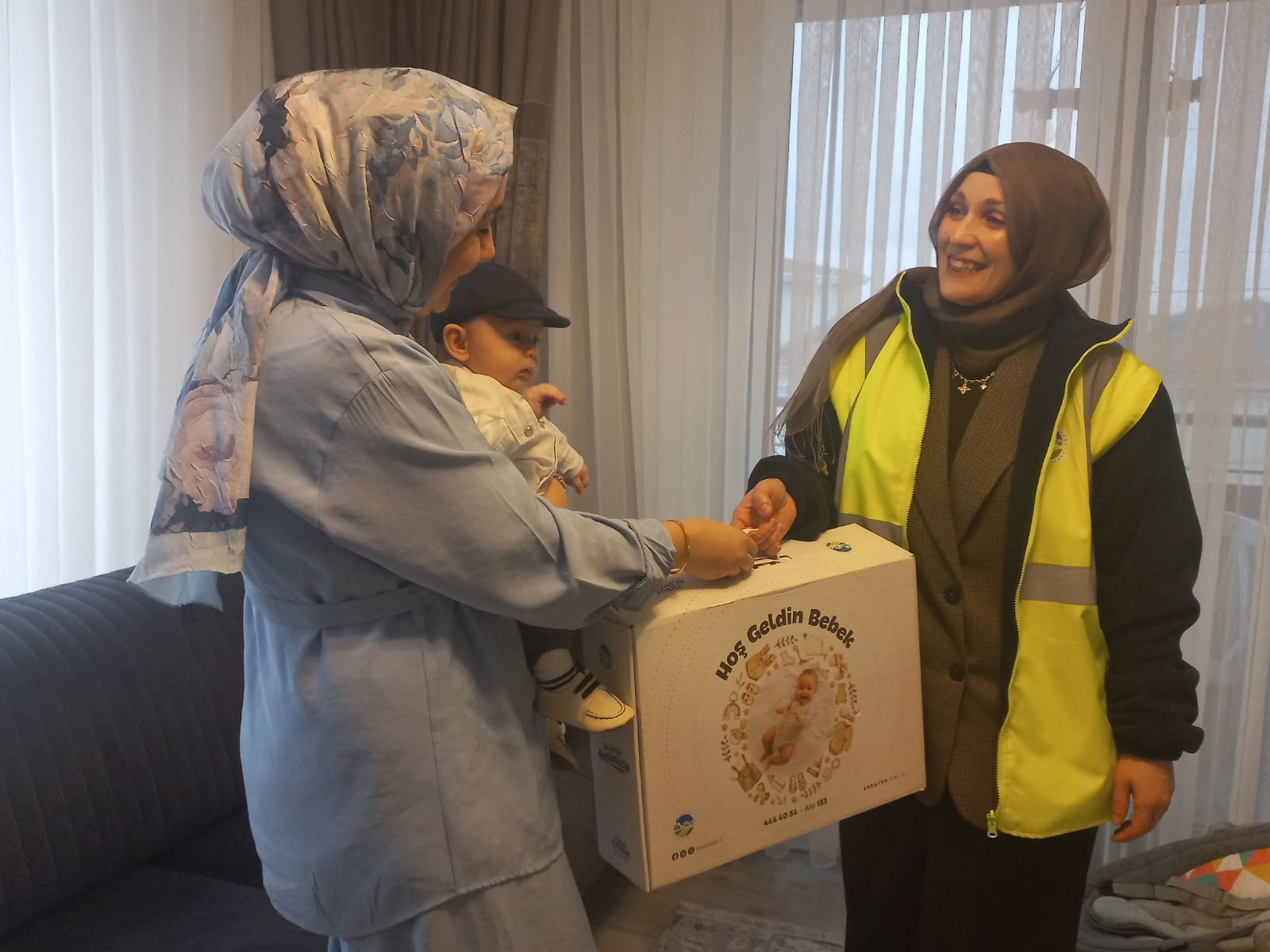 Dünyaya gözünü Sakarya’da açan miniklerin ilk hediyesi