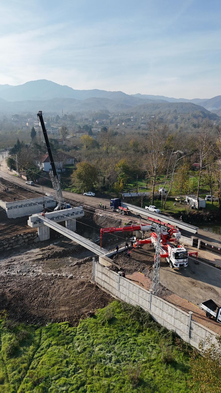 Karapürçek ulaşımına güç katacak Mesudiye Köprüsü’ne adım adım