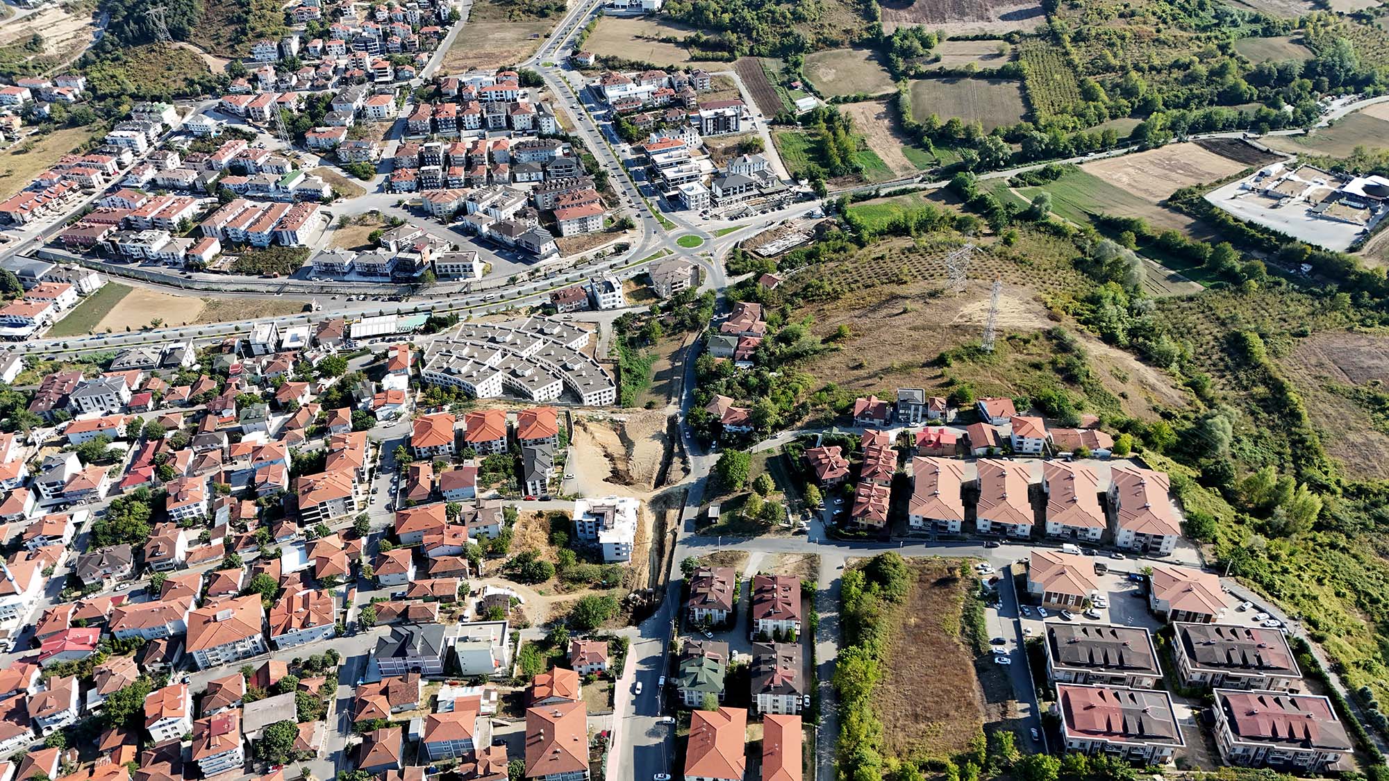 Serdivan’ın trafik yükünü hafifletecek hamle: O hattın genişliği 20 metreye çıkıyor