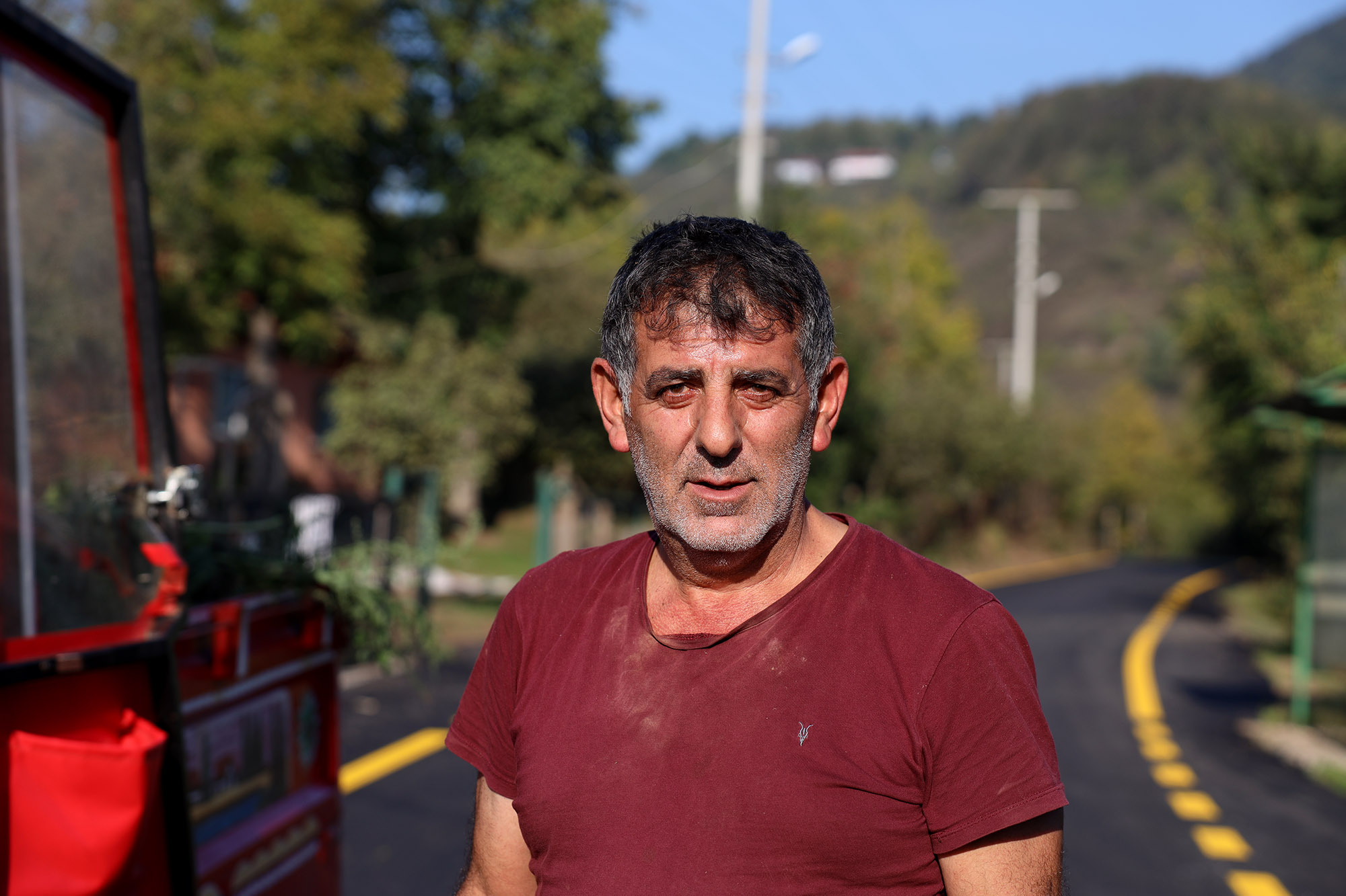 Akyazı’nın kırsalına giden yollar Büyükşehirle güzelleşti