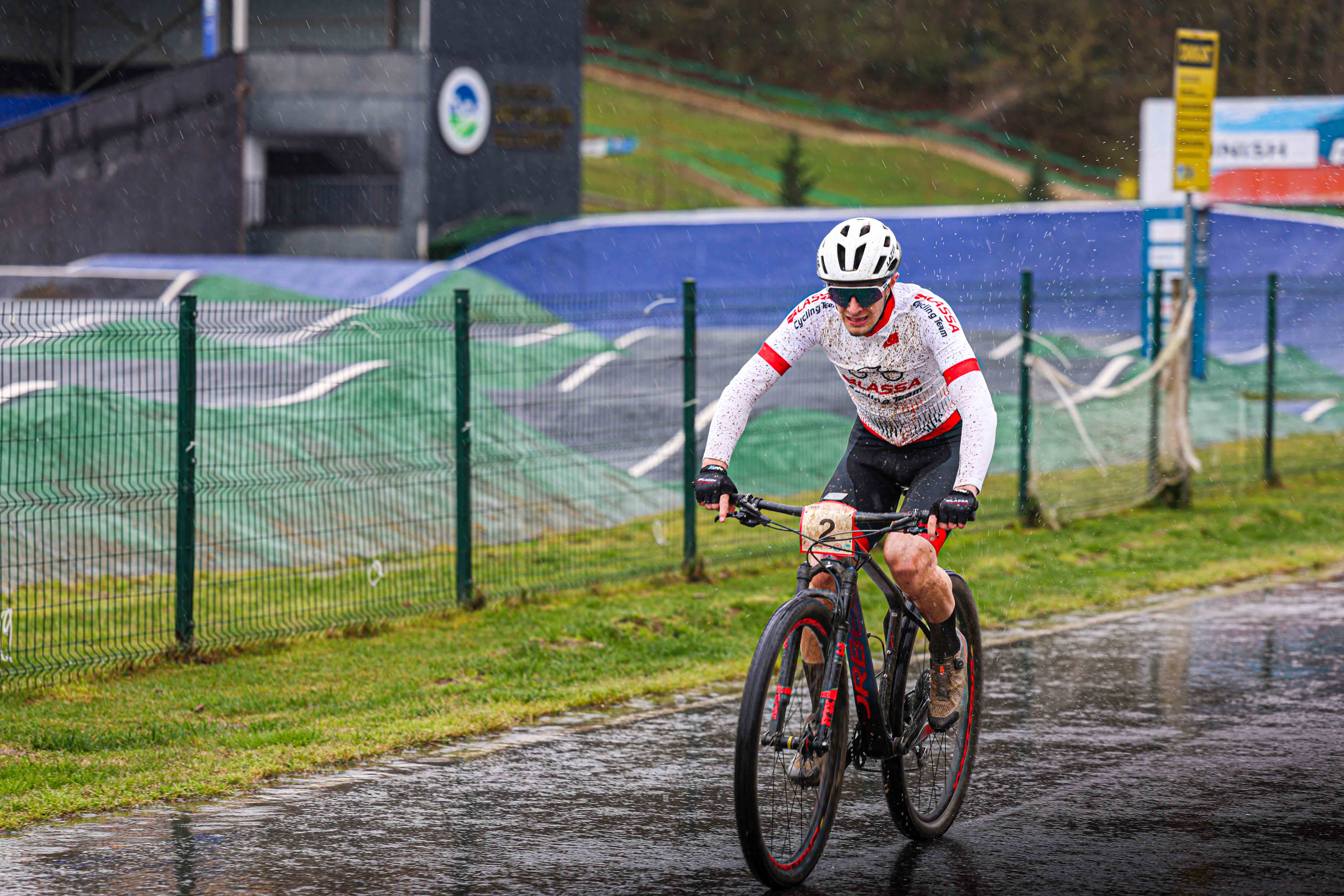 Büyükşehir’in iki sporcusu Dünya Şampiyonası’nda Milli formayla pedal çevirecek