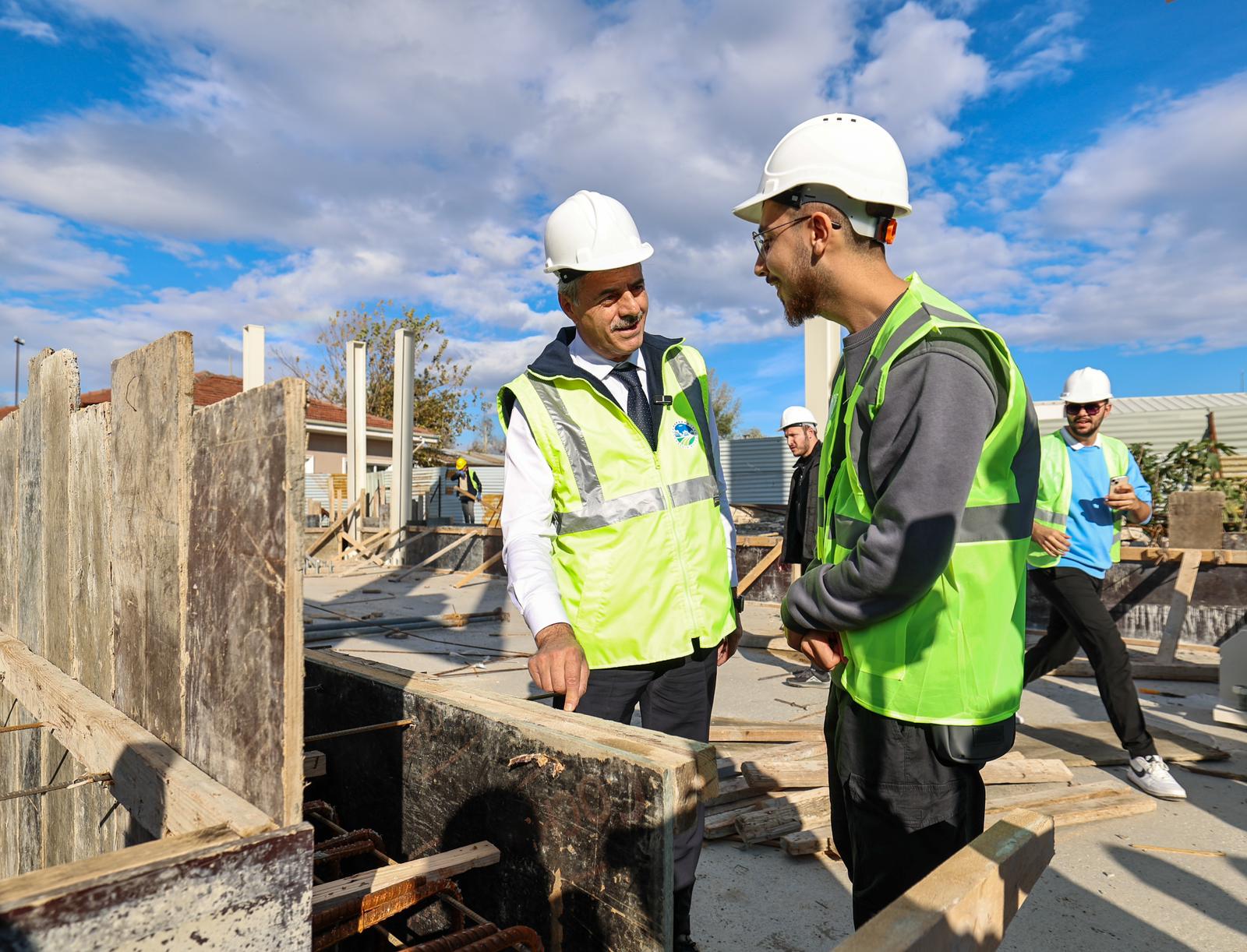 Bilim Merkezi’nde ilk görüntü ortaya çıktı: Yusuf Alemdar geleceğin inşaat mühendisleriyle şantiyede son durumu açıkladı