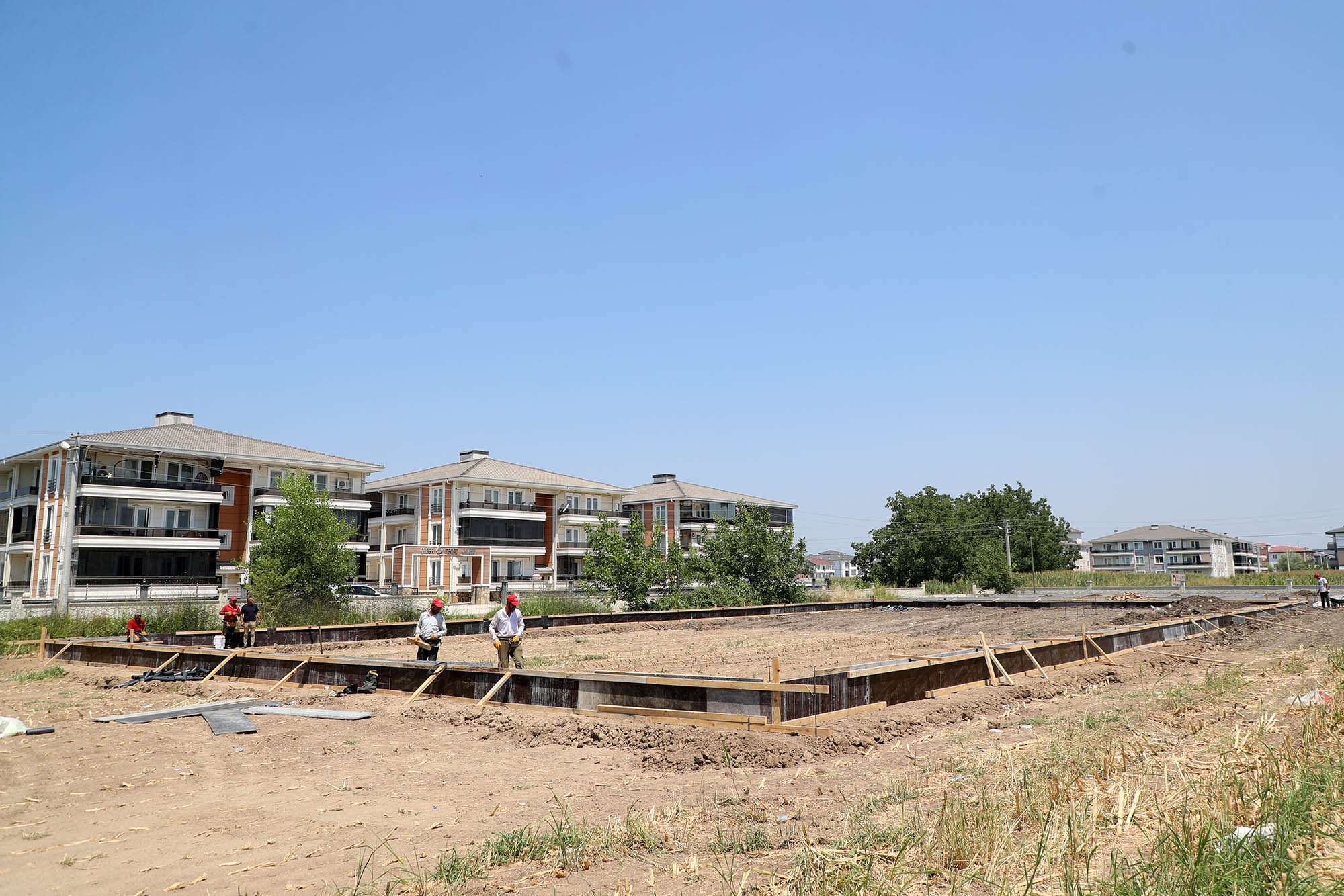 Başkan Yusuf Alemdar gençlere söz vermişti: 4 ilçe ve 4 ayrı mahallede işlem aynı anda başladı