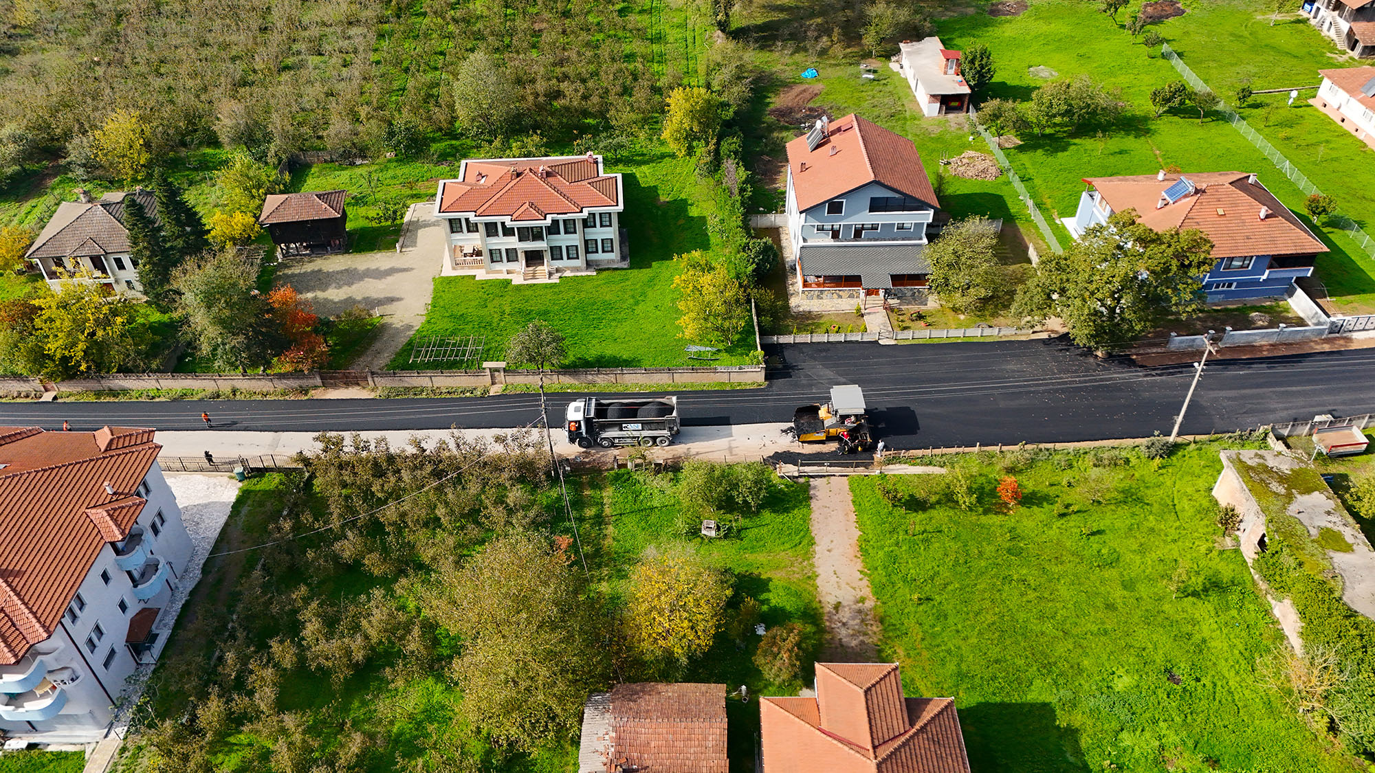 Hendek’te Soğuksu’dan sonra şimdi Hacıkışla: Büyükşehir şehrin yollarını ilmek ilmek işliyor