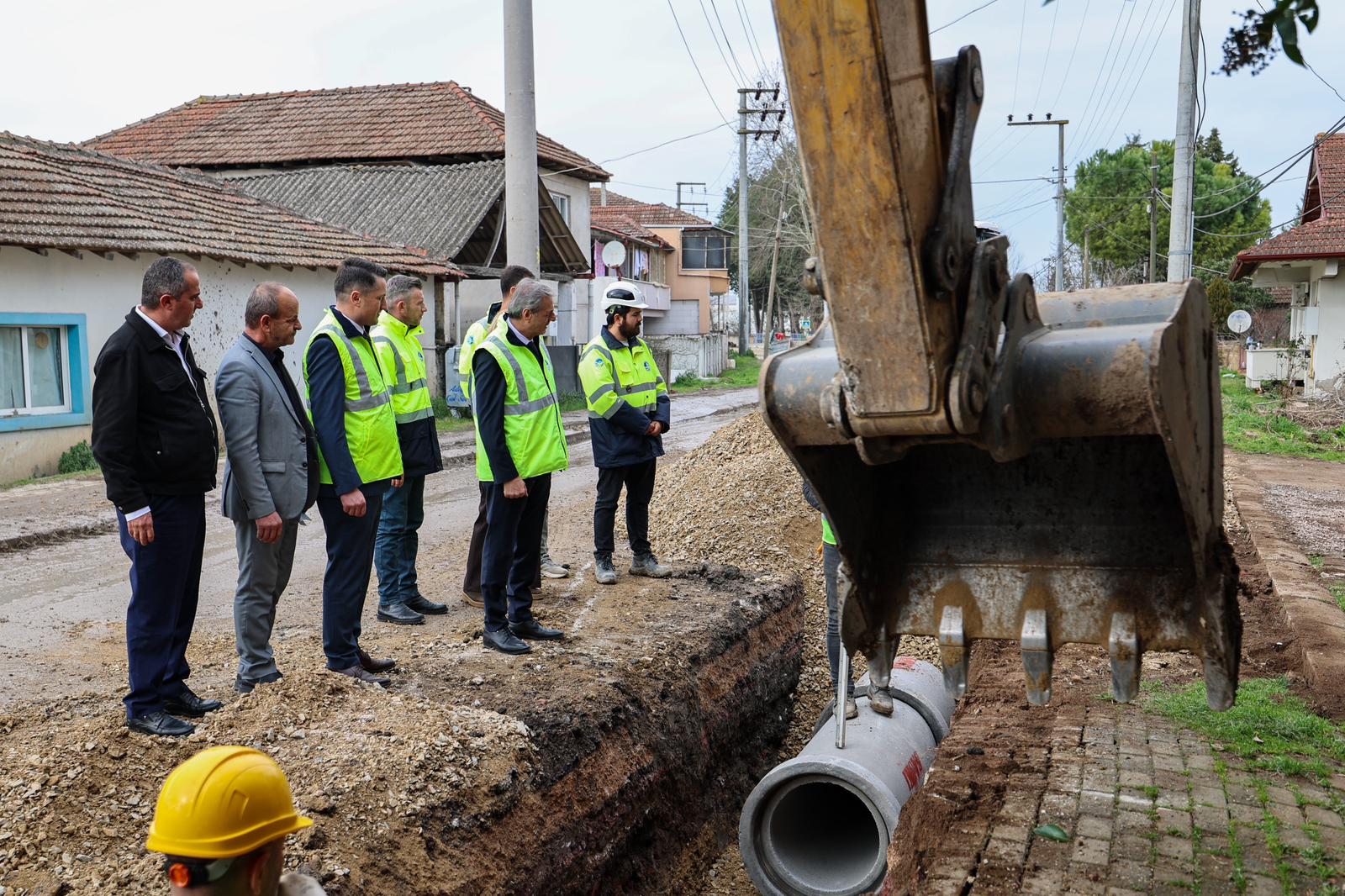 Karakamış Mahallesi’nin yağmur suyu altyapısı yeni hat ile güçleniyor
