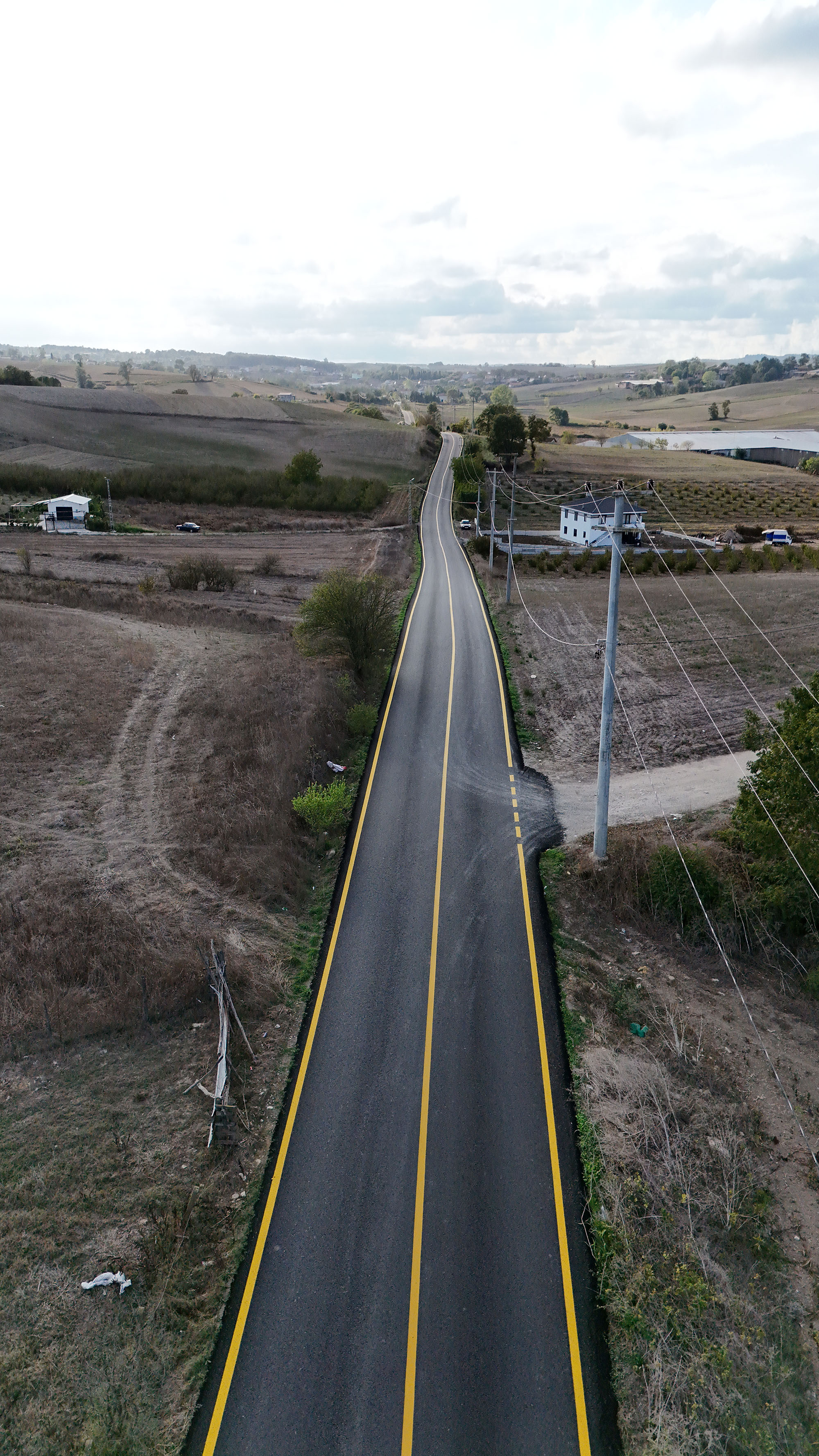 Söğütlü’de yenilenen grup yollarına vatandaşlardan tam not: “Modern bir hale kavuştu”
