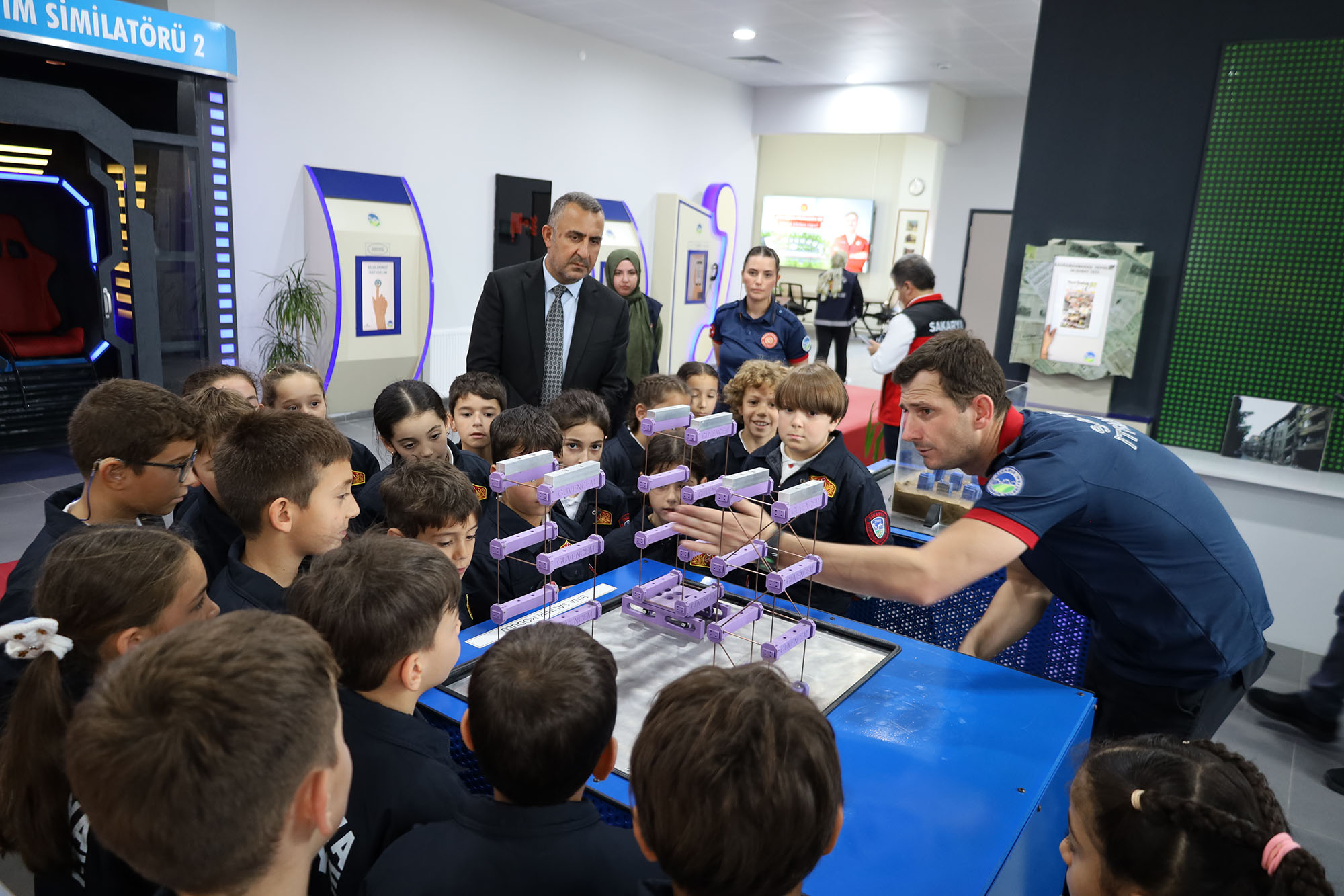 Büyükşehir itfaiyesinden miniklere afet bilinci