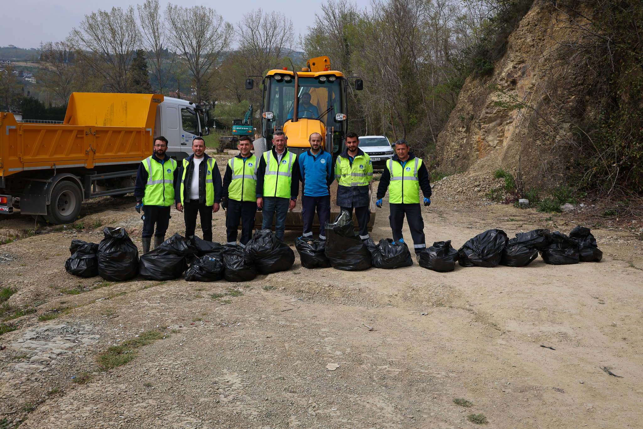 Sapanca Gölü’nün her bir karışı Büyükşehir’in takibinde: Tonlarca atık topladılar…