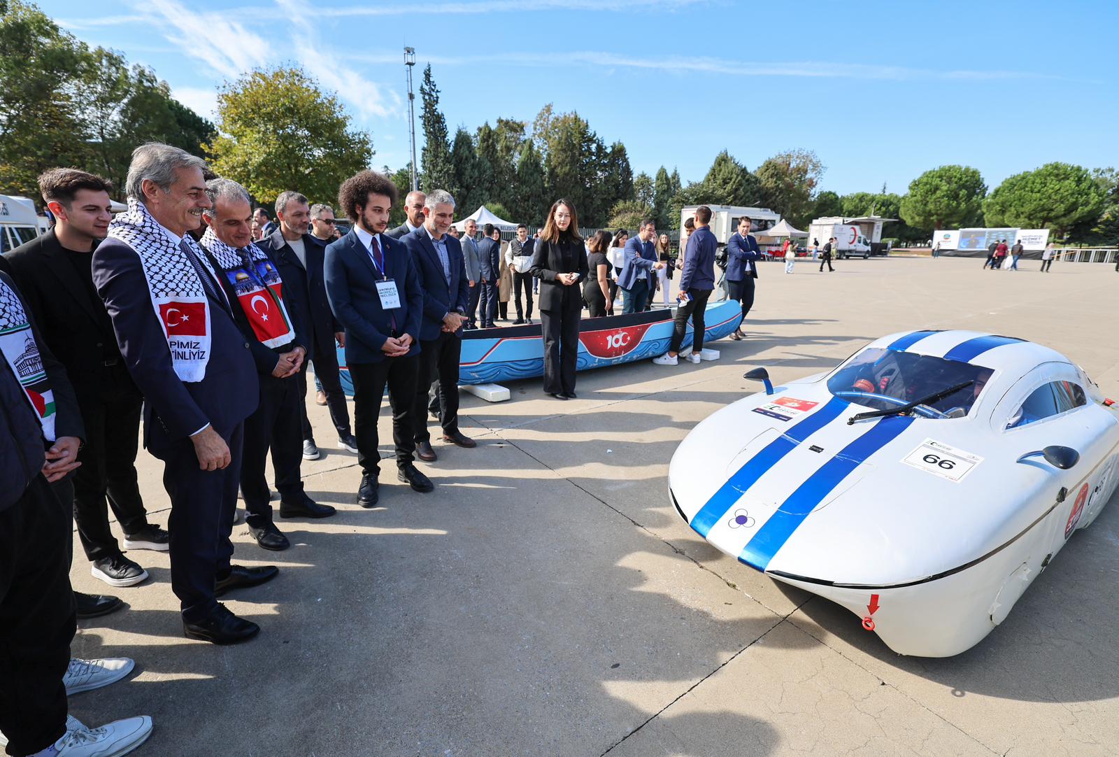 Yusuf Alemdar güzel gelişmeyi gençlerle paylaştı: “Şehir Kütüphanesi için çalışmalar başlıyor”
