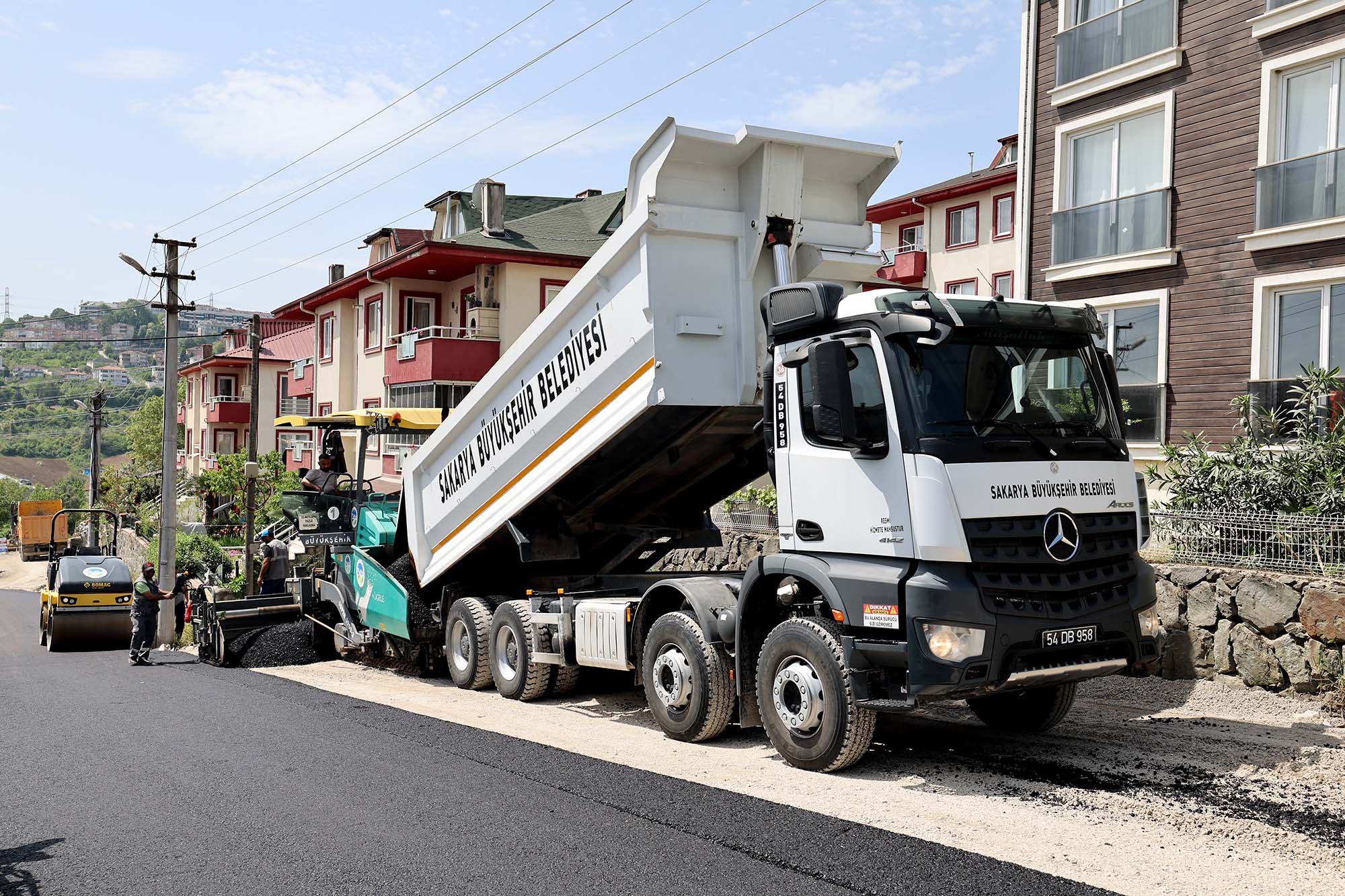 Serdivan’da sürücülere nefes aldıracak yeni kaçış güzergahı açılıyor: Asfalt işlemi başladı