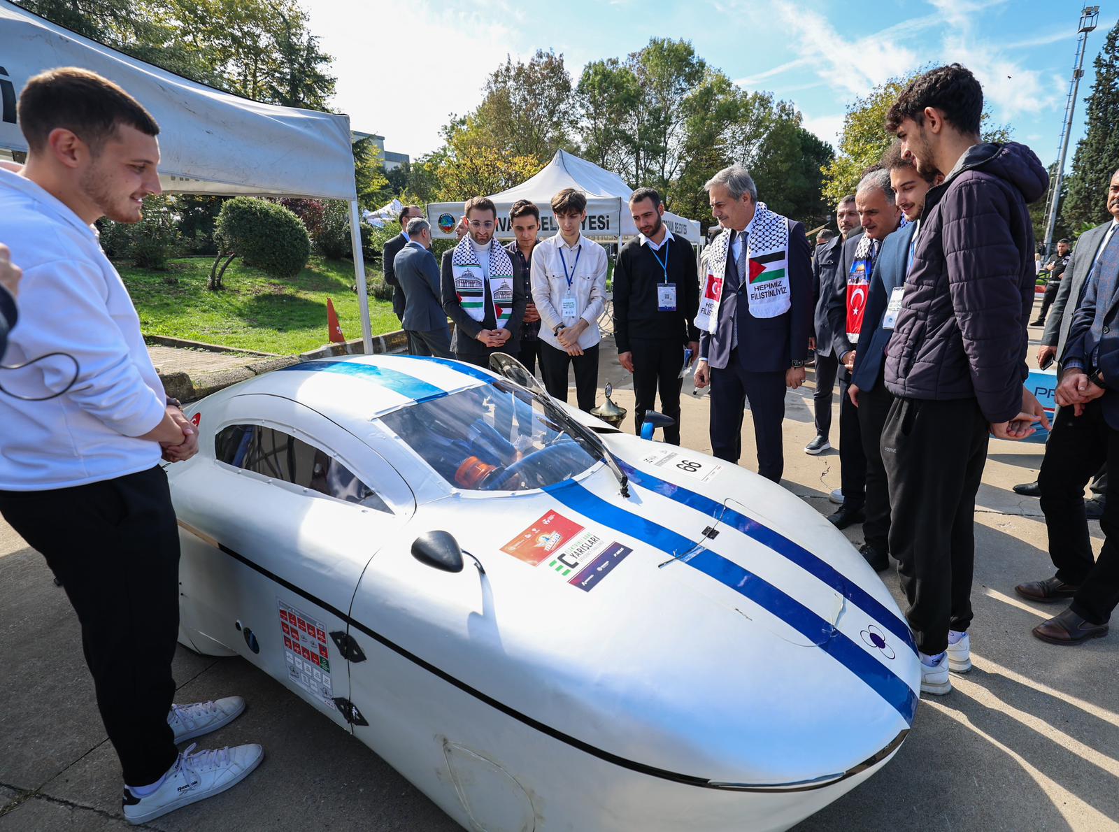 Yusuf Alemdar güzel gelişmeyi gençlerle paylaştı: “Şehir Kütüphanesi için çalışmalar başlıyor”