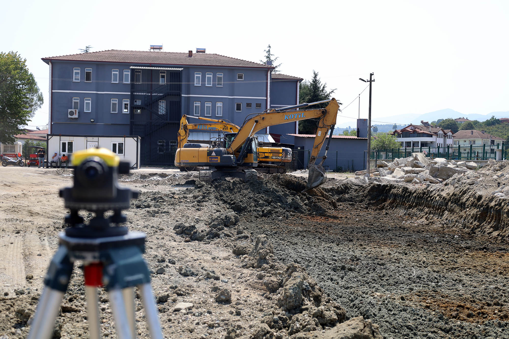 Yusuf Alemdar söz vermişti, Çaybaşıyeniköy’de çalışmalar başladı: Gençler spor tesisine kavuşacak