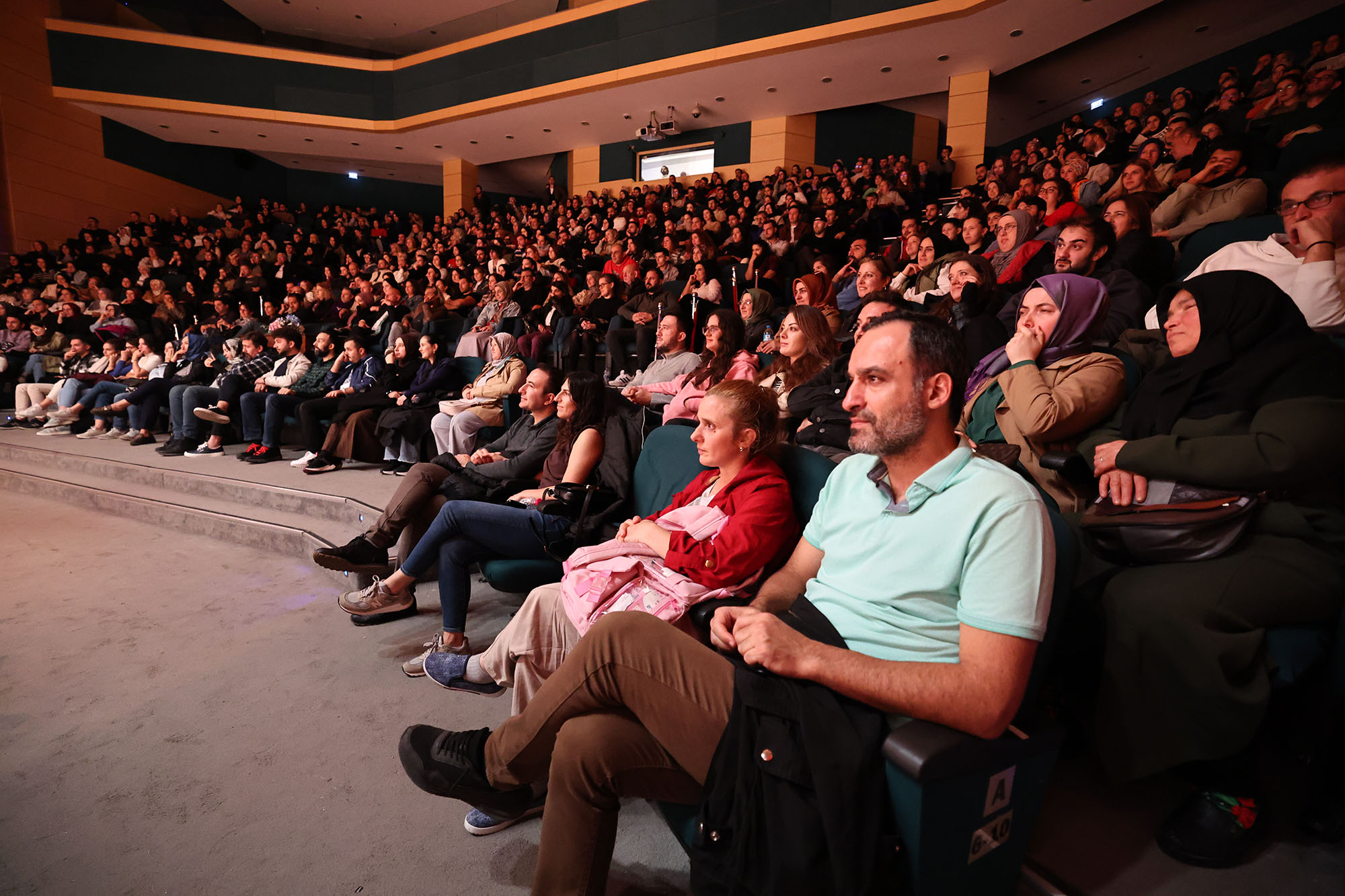 “Şahane Düğün” oyununa yoğun ilgi