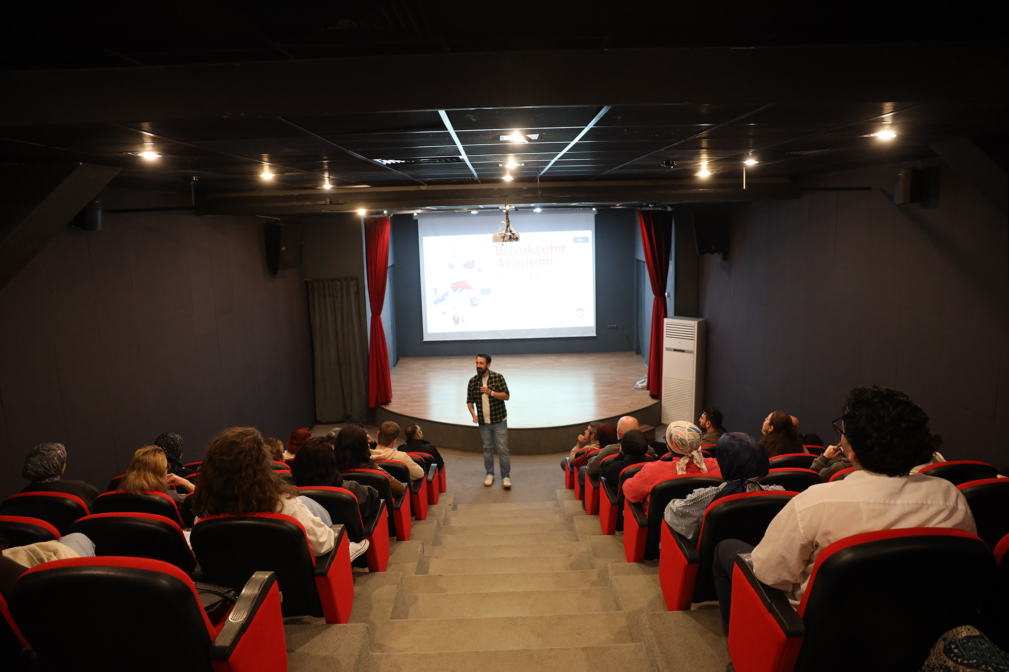 Büyükşehir Akademi’de dolu dolu bir eğitim dönemi geride kaldı