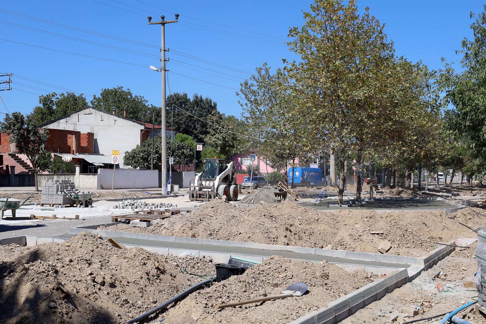 Söğütlü’nün yeni sosyal alanı Ritim Park’ta çalışmalar devam ediyor