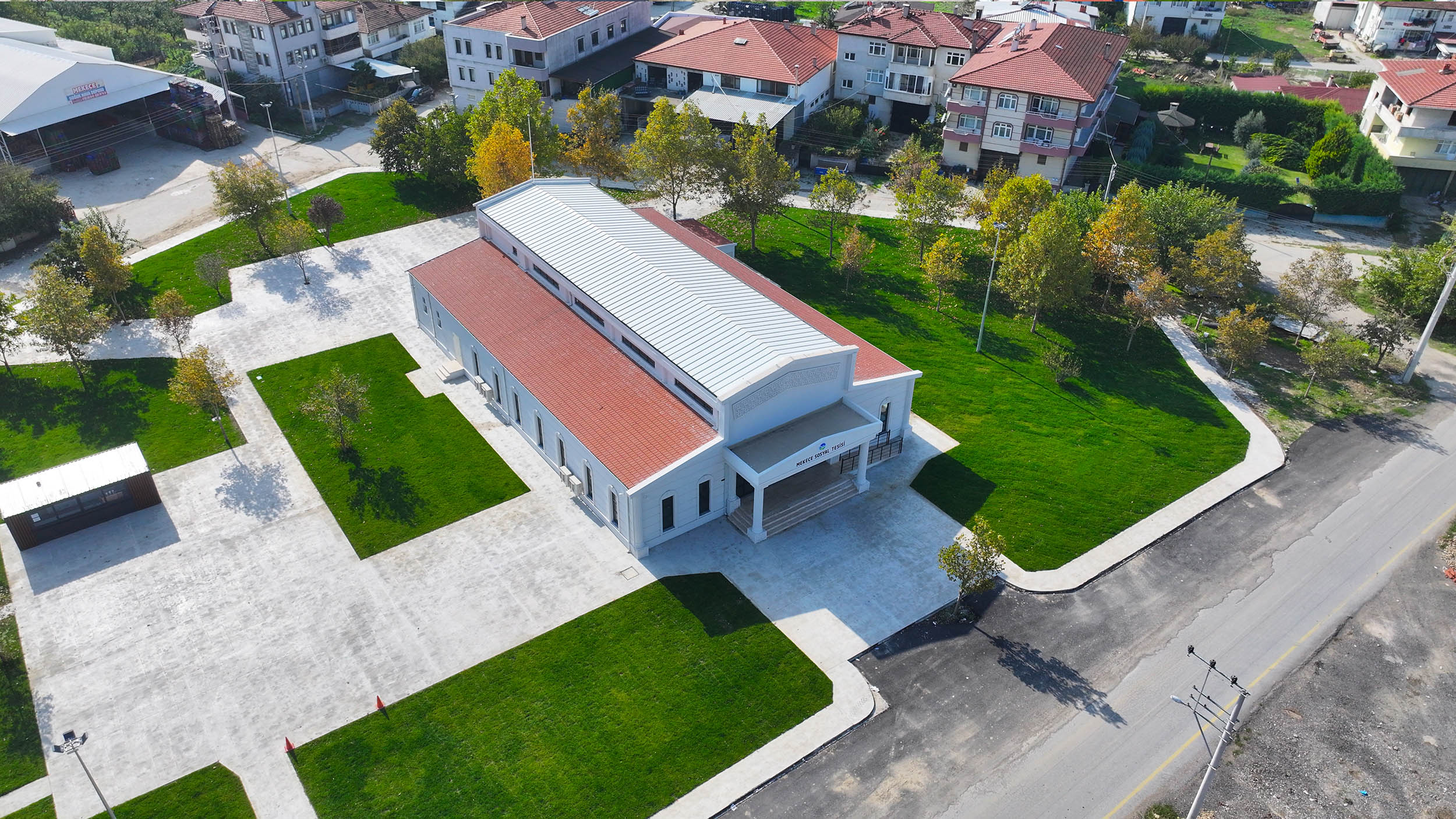 Âtıl arazi binlerce kişinin sosyal yaşamına dokunacak sosyal projeye dönüştü: Mekece Sosyal Tesisleri kapılarını açtı…