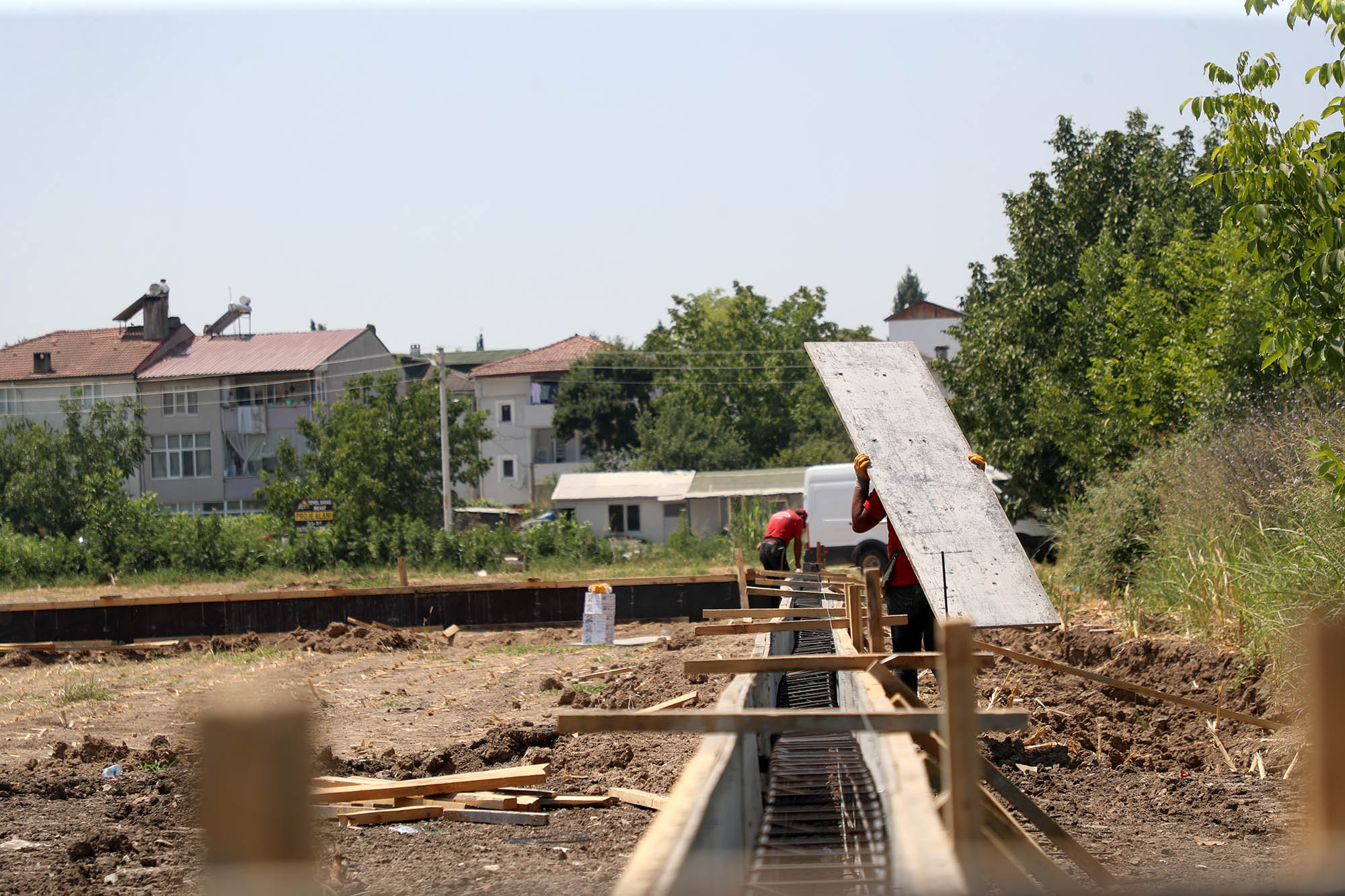 Başkan Yusuf Alemdar gençlere söz vermişti: 4 ilçe ve 4 ayrı mahallede işlem aynı anda başladı