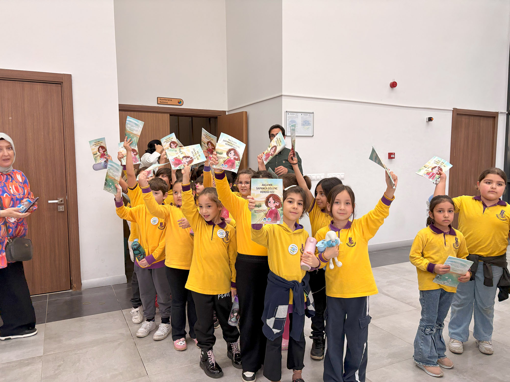 “Akça” çocuk tiyatrosu 16 ilçede miniklerle buluştu