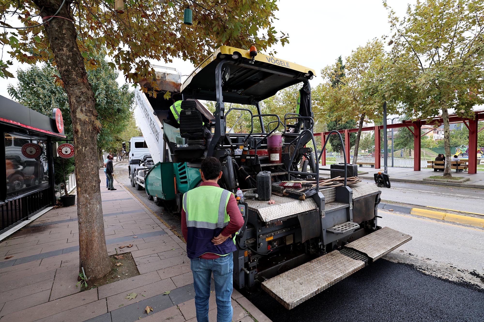 Hendek’in kalbi Şehit Gaffar Okkan Bulvarı’na Büyükşehir dokunuşu
