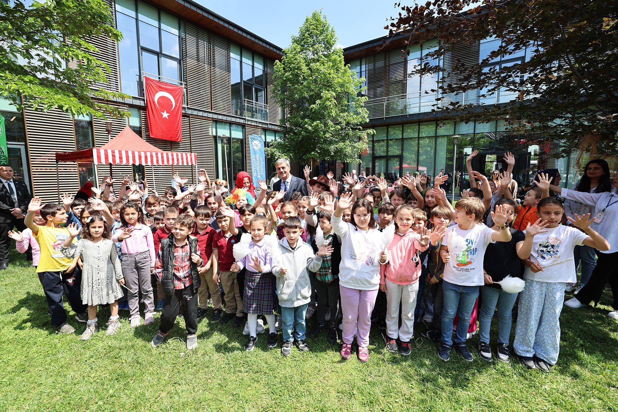 Karapürçek Sosyal Gelişim Merkezi’nde çalışmalar başladı