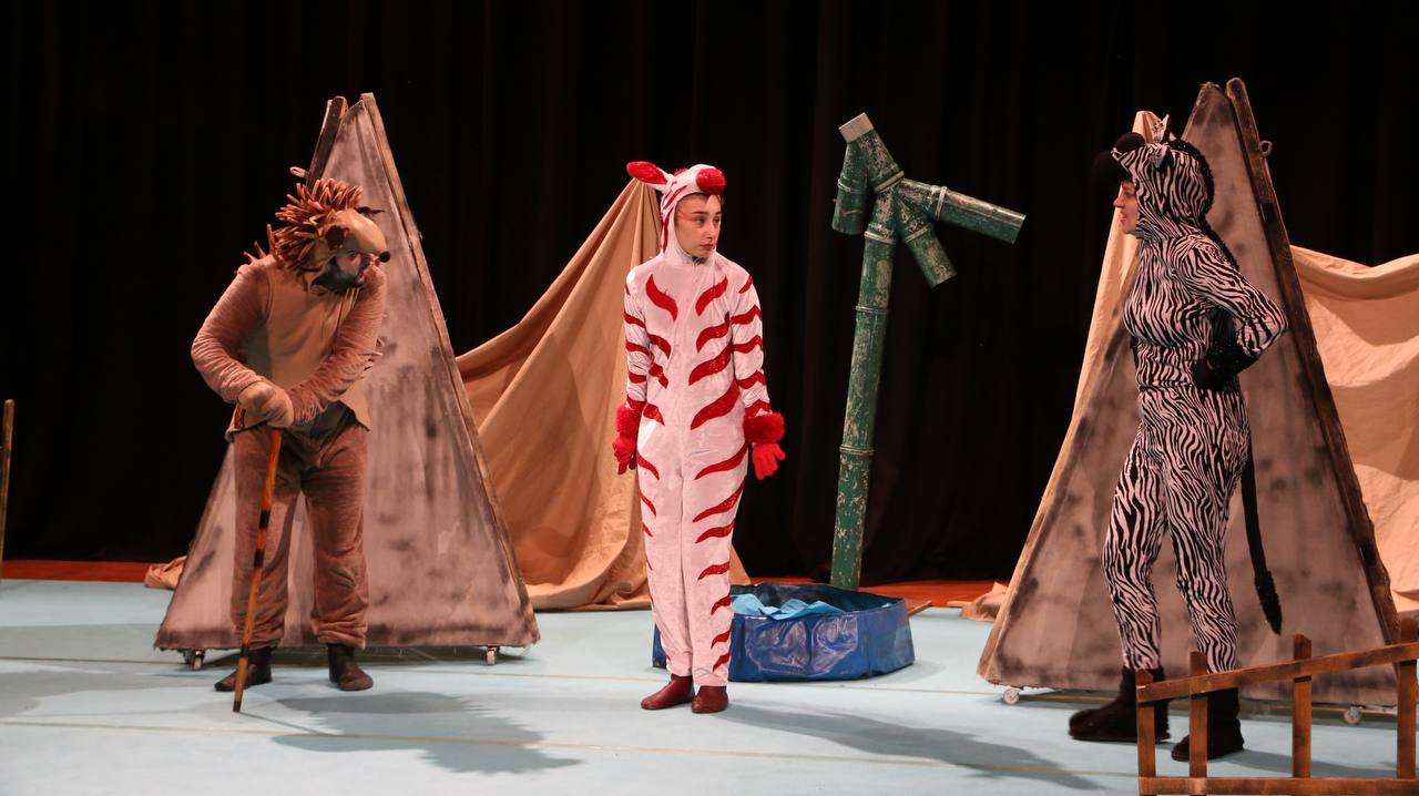 “Bir Zebra Müzikali” minik seyircilerle buluştu