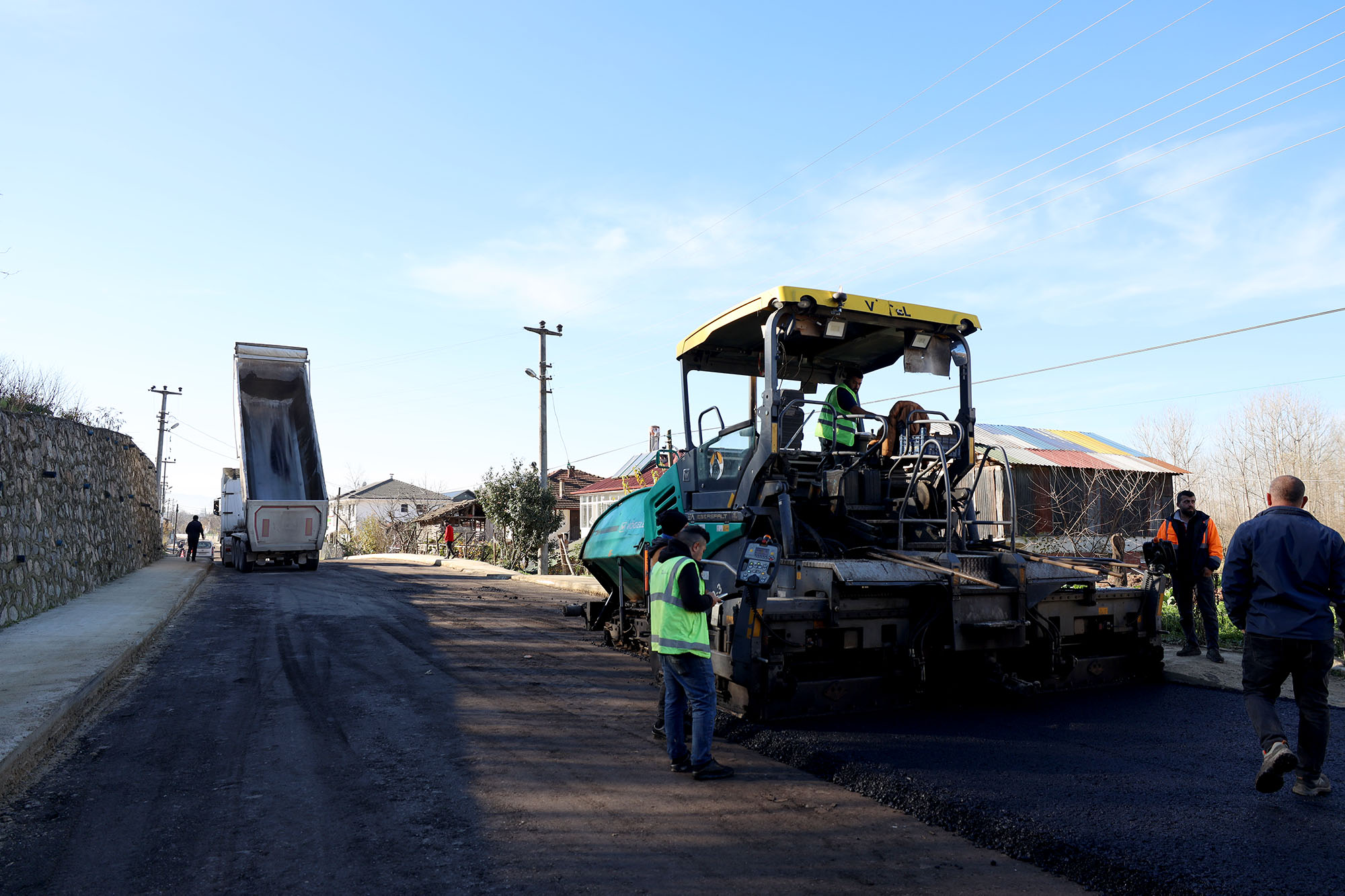 Altındere’de altyapının ardından üstyapı da yenileniyor