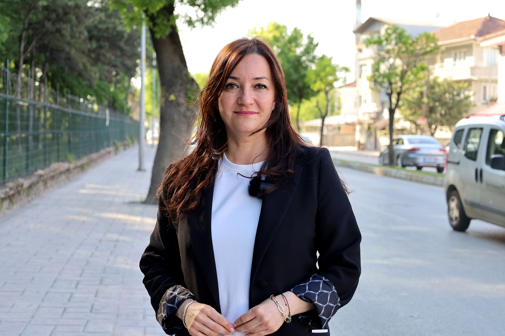 Raylı Sistem’de ilk kazma öncesi sahada hazırlık başladı: Ağaçlar titiz bir çalışmayla taşınıyor