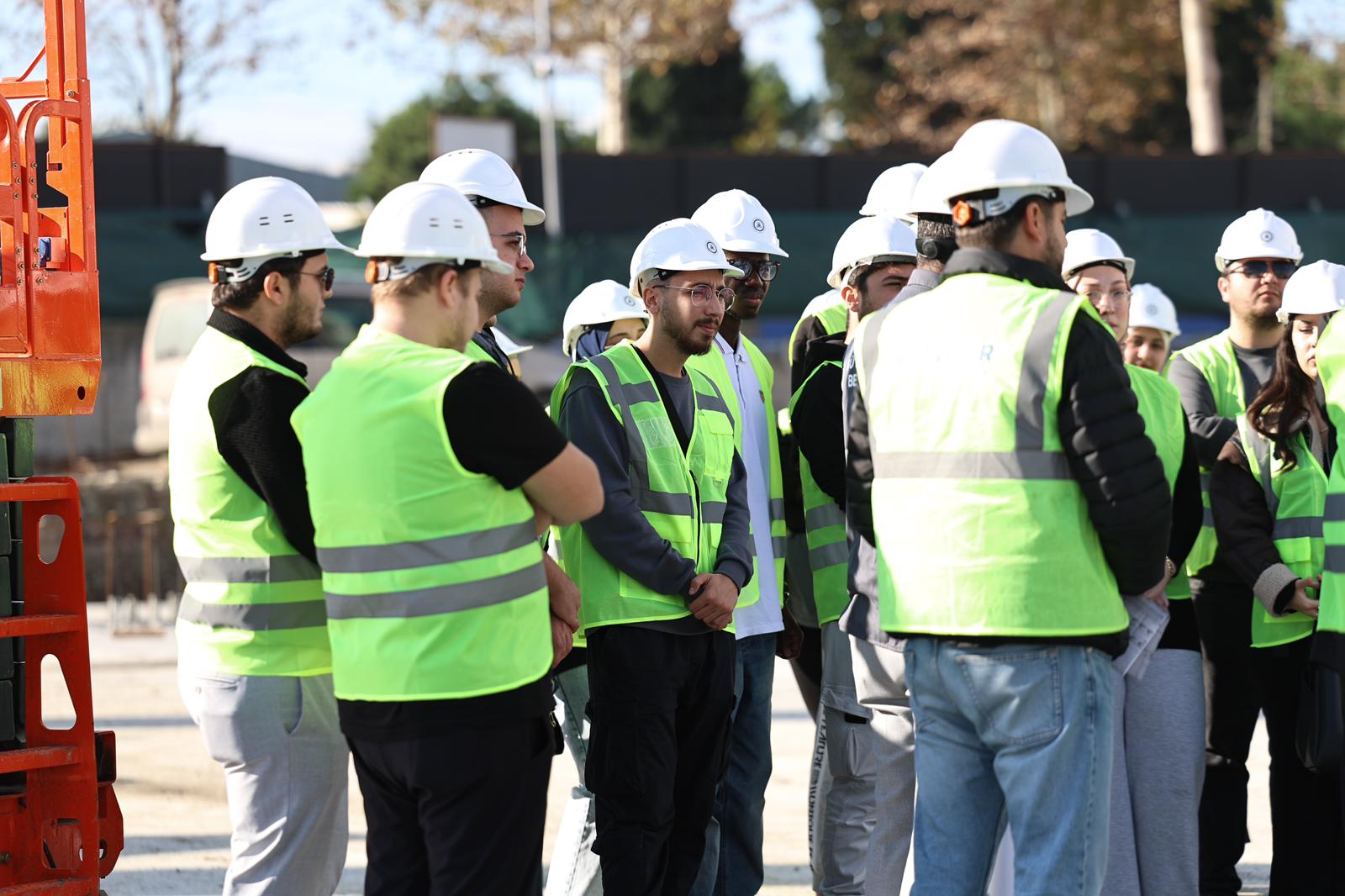 Bilim Merkezi’nde ilk görüntü ortaya çıktı: Yusuf Alemdar geleceğin inşaat mühendisleriyle şantiyede son durumu açıkladı
