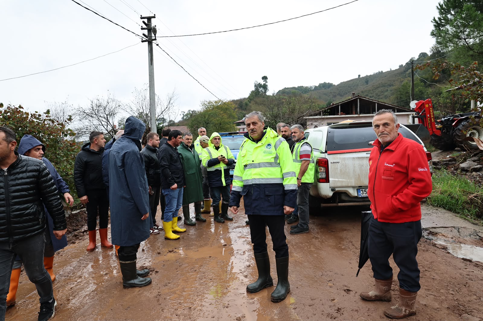 “İlk andan itibaren sahadayız, vatandaşlarımızın yanındayız”