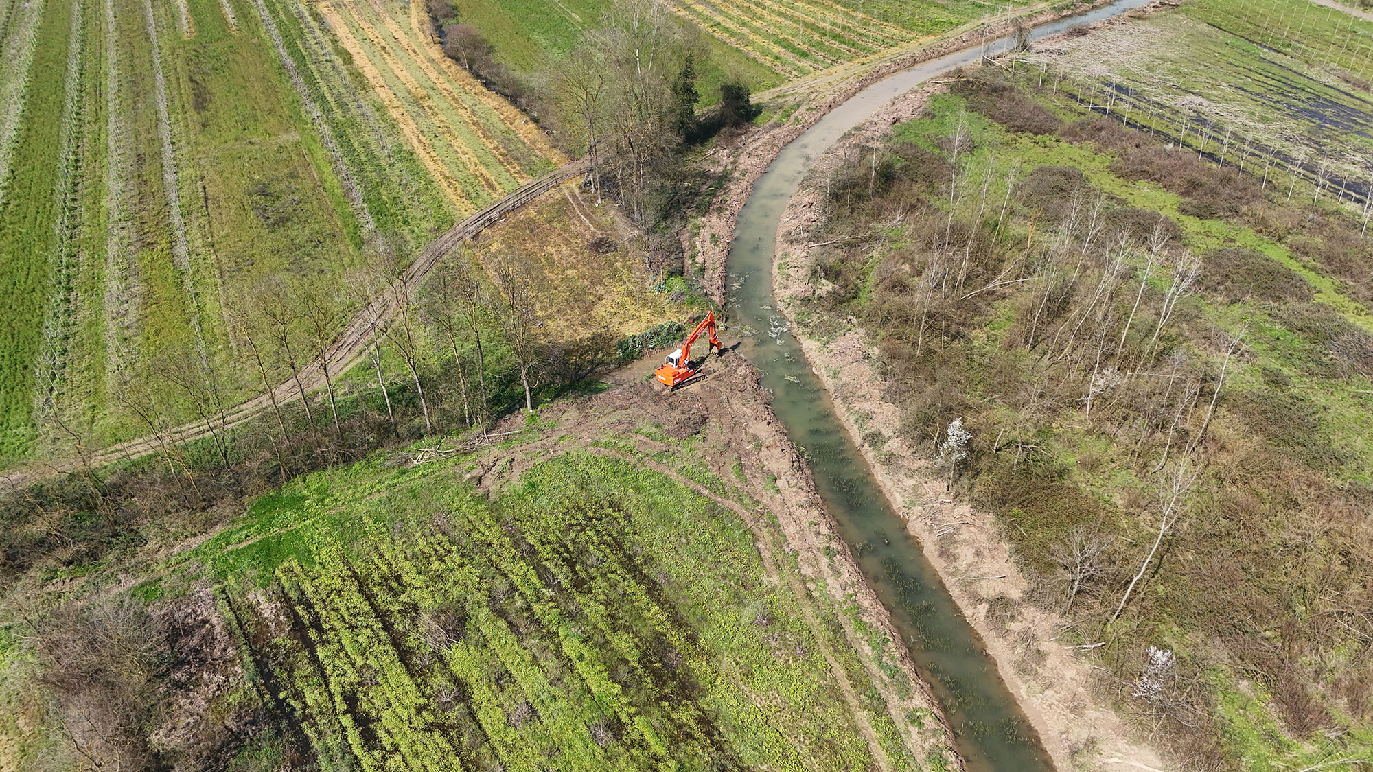 Büyükşehir, 16 ilçede kapsamlı drenaj ve kanal temizliği başlattı
