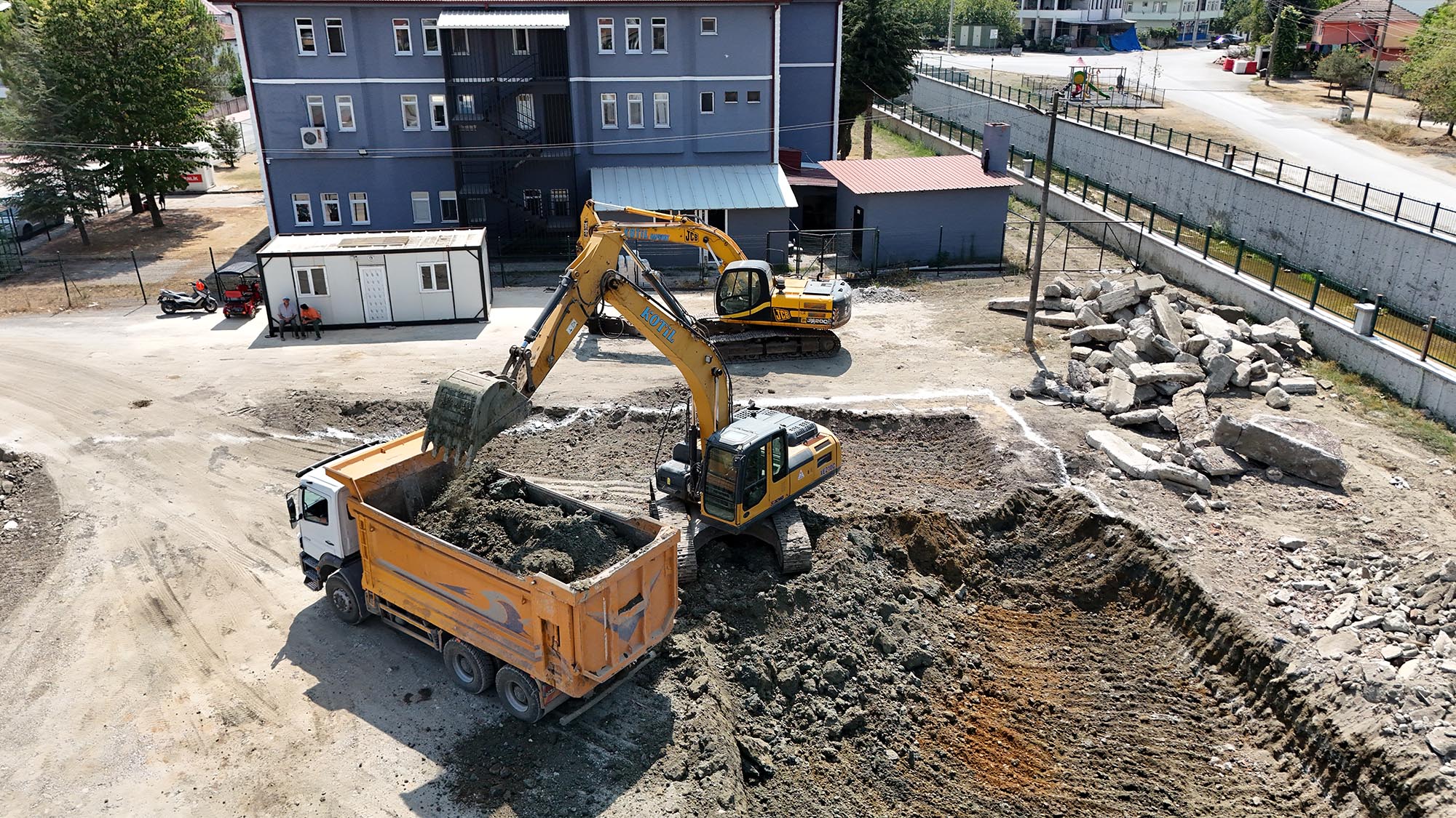 Yusuf Alemdar söz vermişti, Çaybaşıyeniköy’de çalışmalar başladı: Gençler spor tesisine kavuşacak