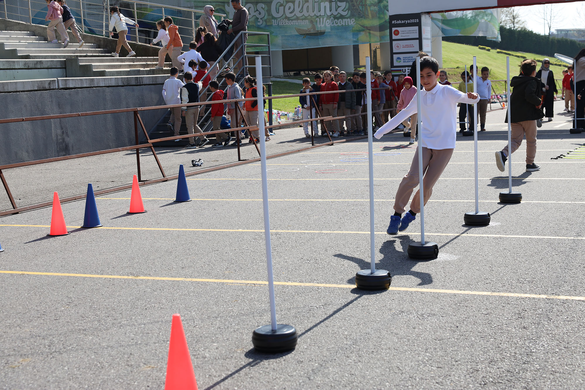 Minikler Ayçiçek Vadisi’nde dolu dolu bir gün yaşadı